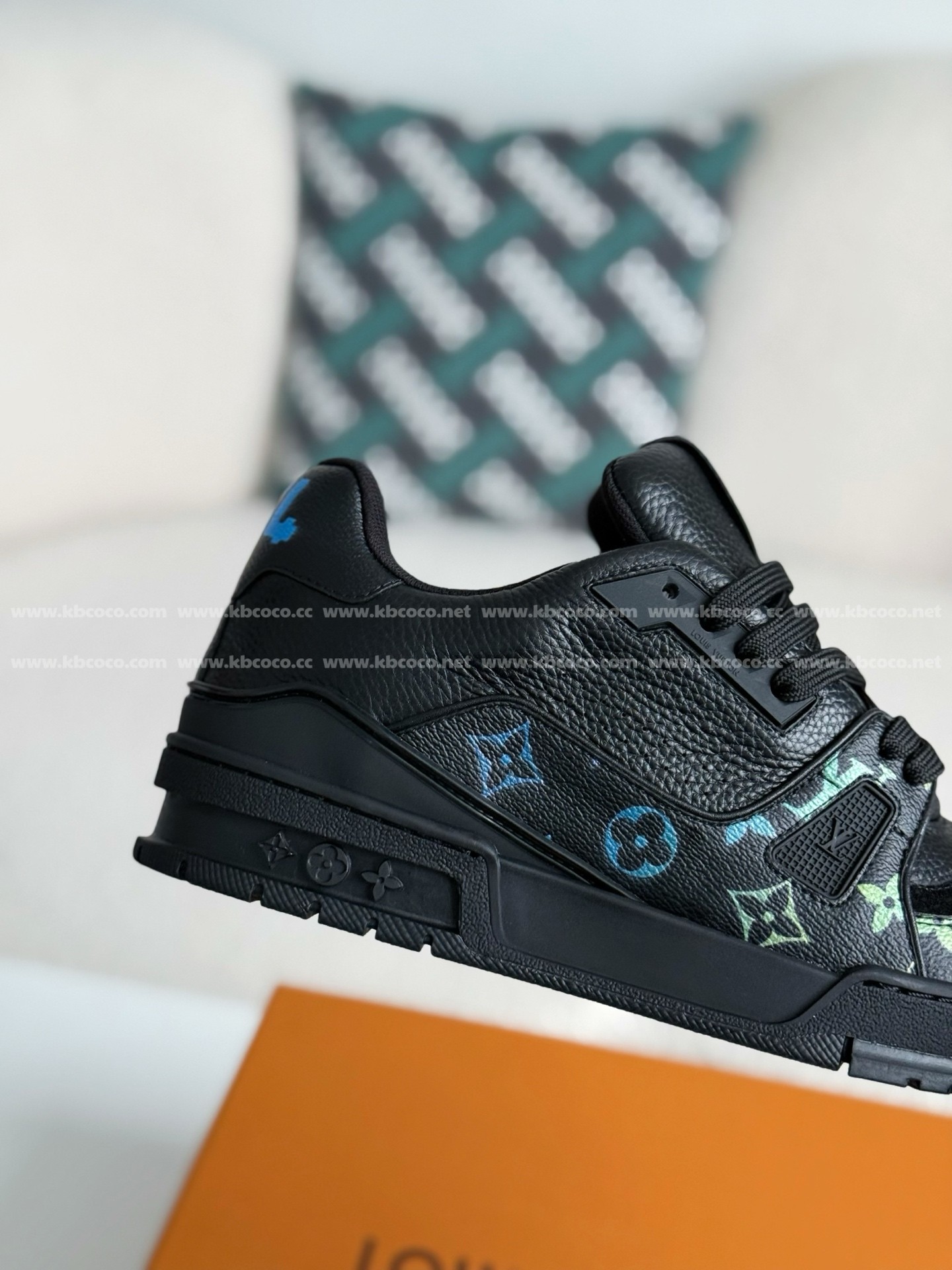 【#5224】 LOUIS VUITTON TRAINER SNEAKERS