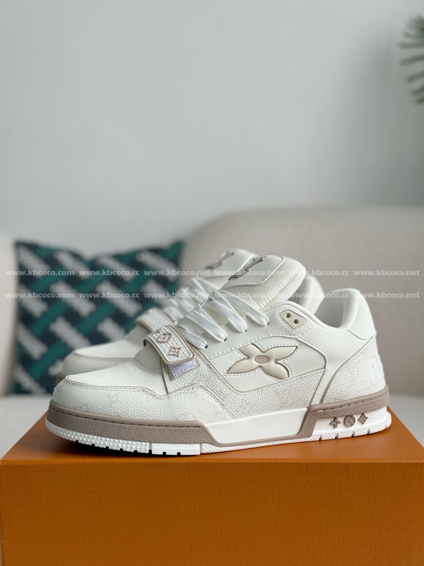 【#5438】 LOUIS VUITTON TRAINER SNEAKERS