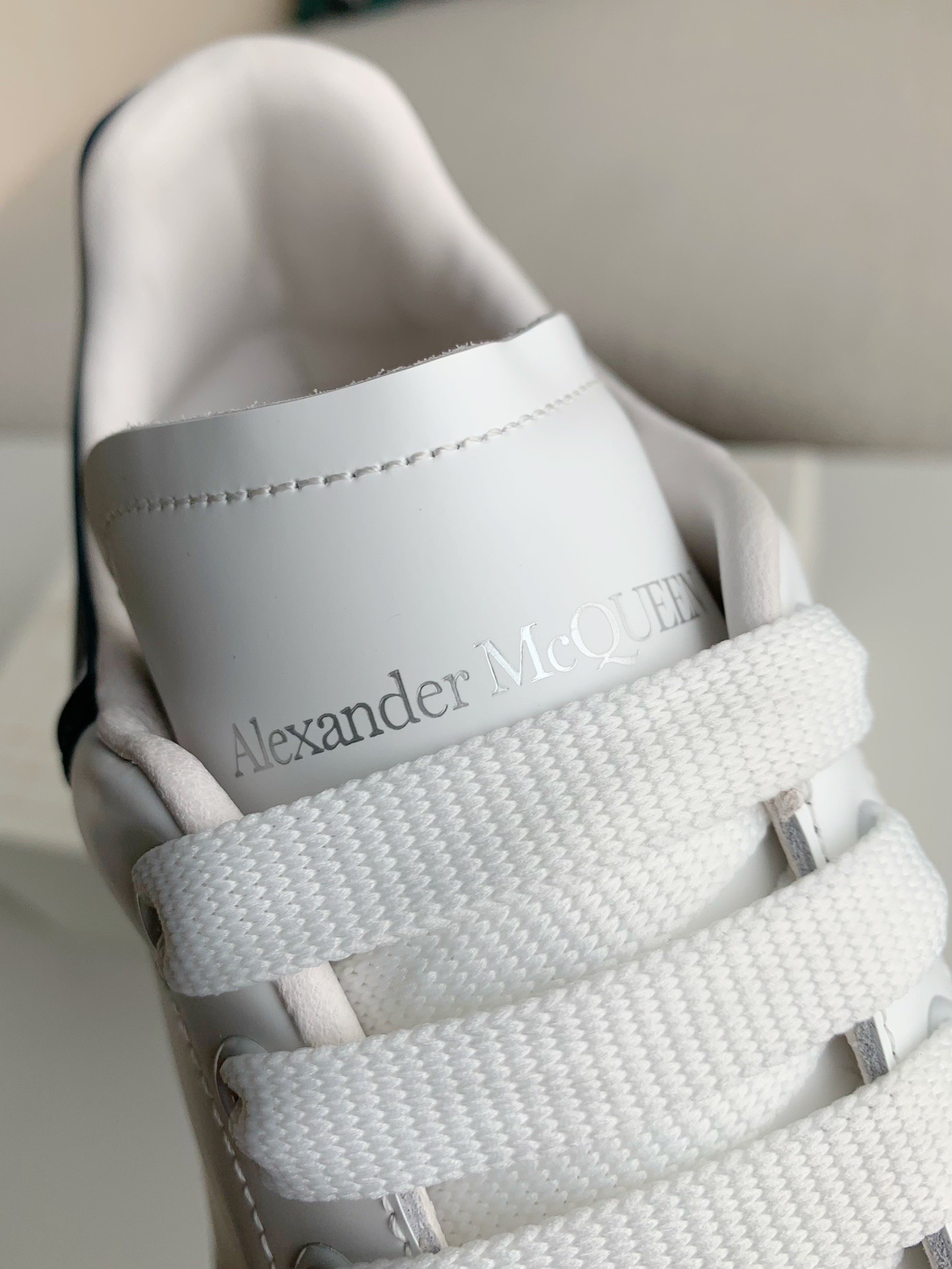 Alexander McQueen MQ jelly Dark BlueTail Sneakers