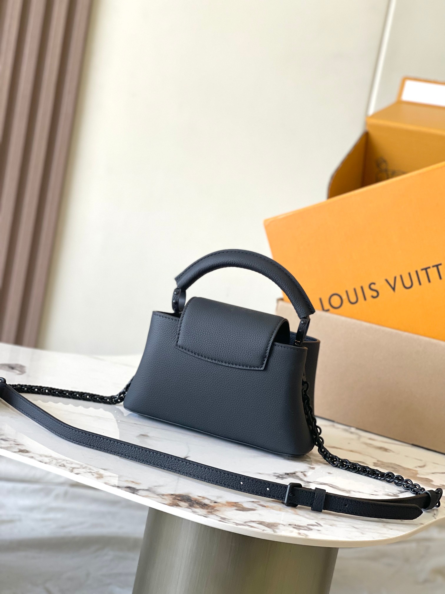 LOUIS VUITTON Capucines EAST WEST Handbag/Top Quality M23955