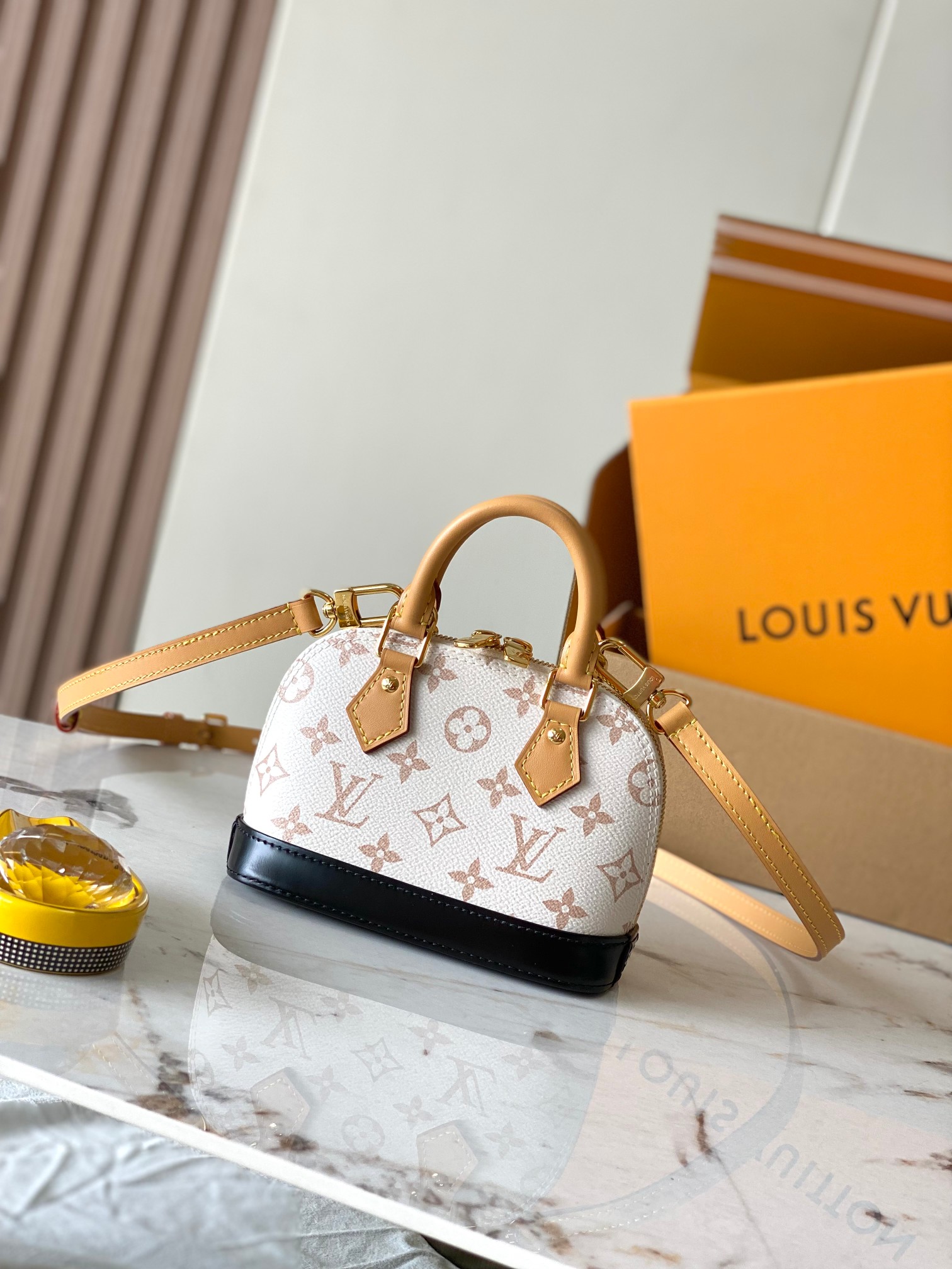 LOUIS VUITTON Alma Handbag/Top Quality M46895