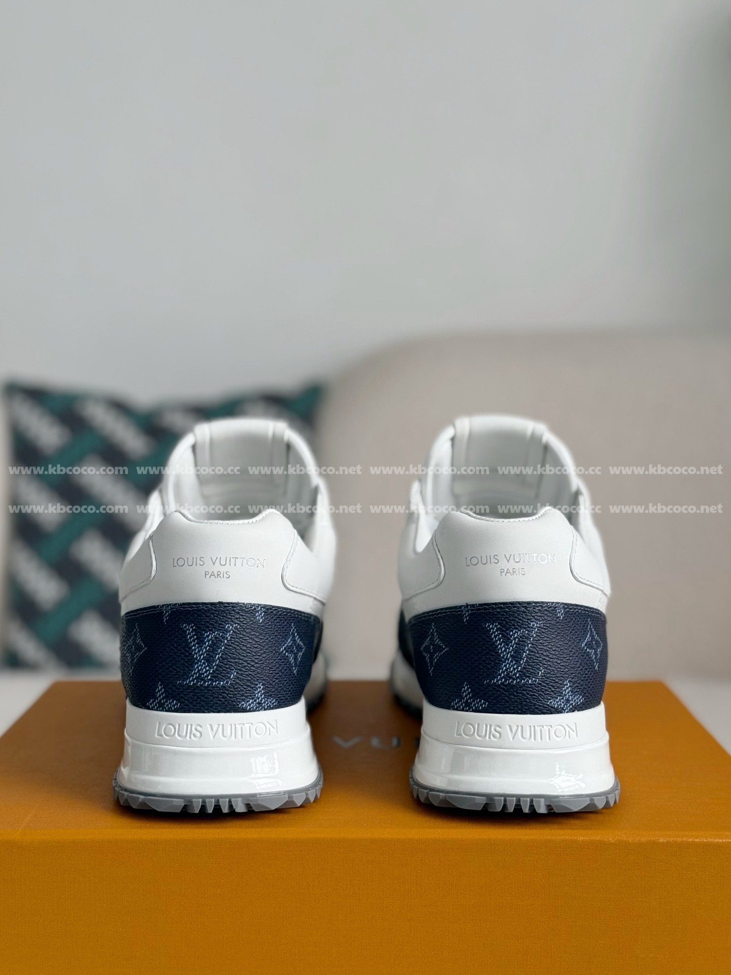 【#4679】 LOUIS VUITTON RUN AWAYCASUAL SHOES