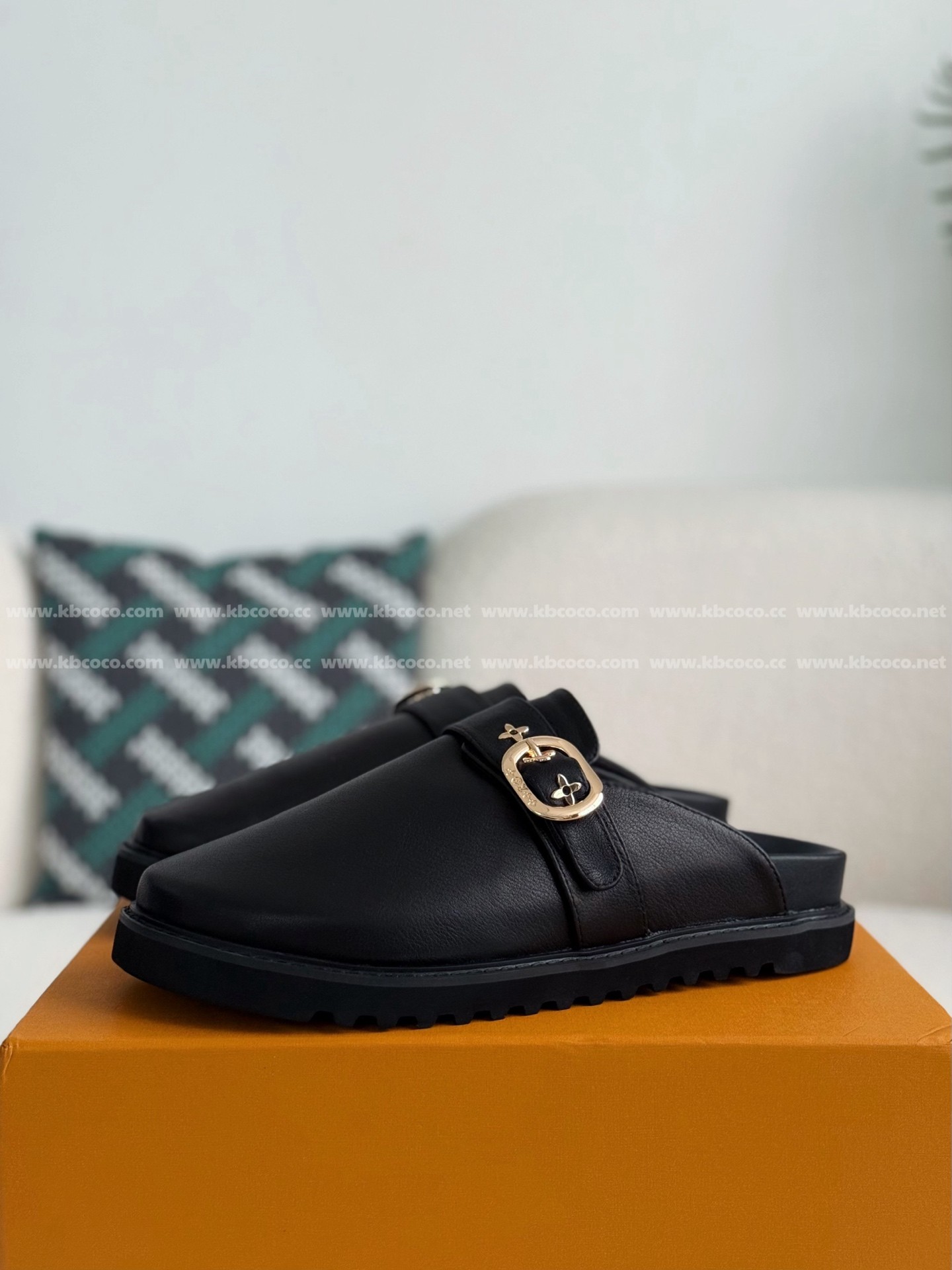 【#5281】 LOUIS VUITTON SANDALS