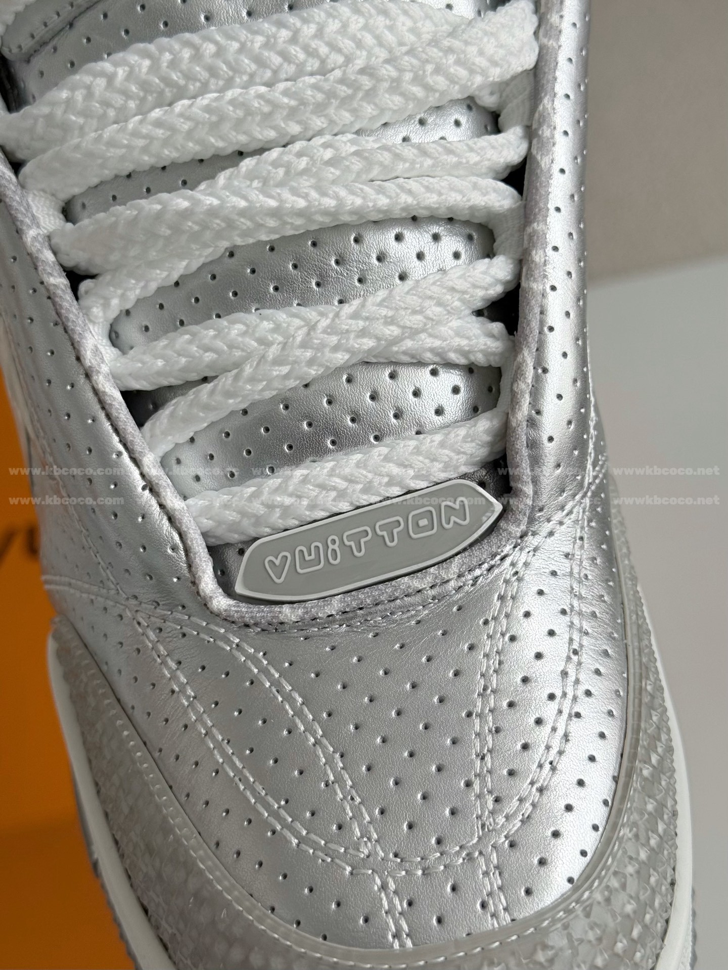 【#5645】 LOUIS VUITTON SKATE SNEAKERS