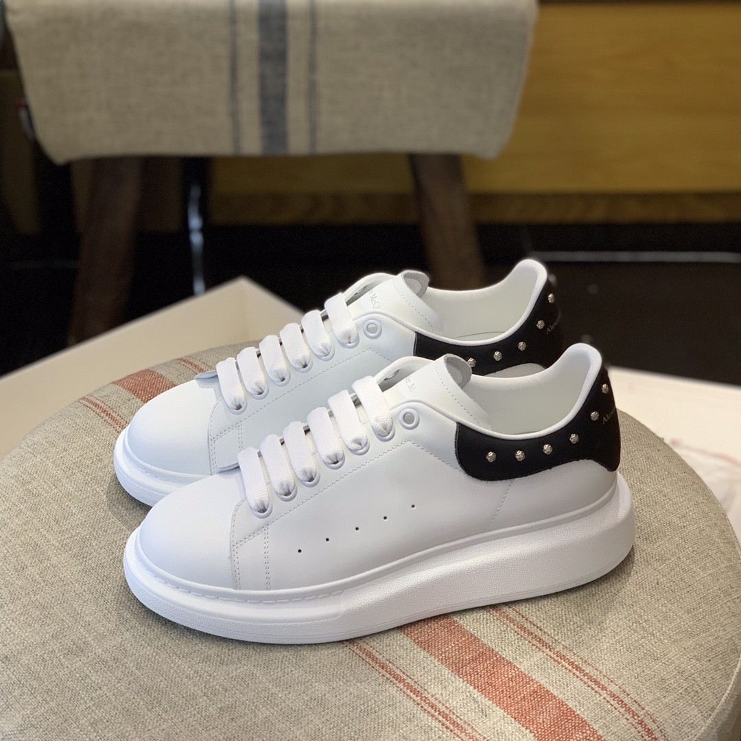 Alexander McQueen MQ black tail Rosenail Sneakers