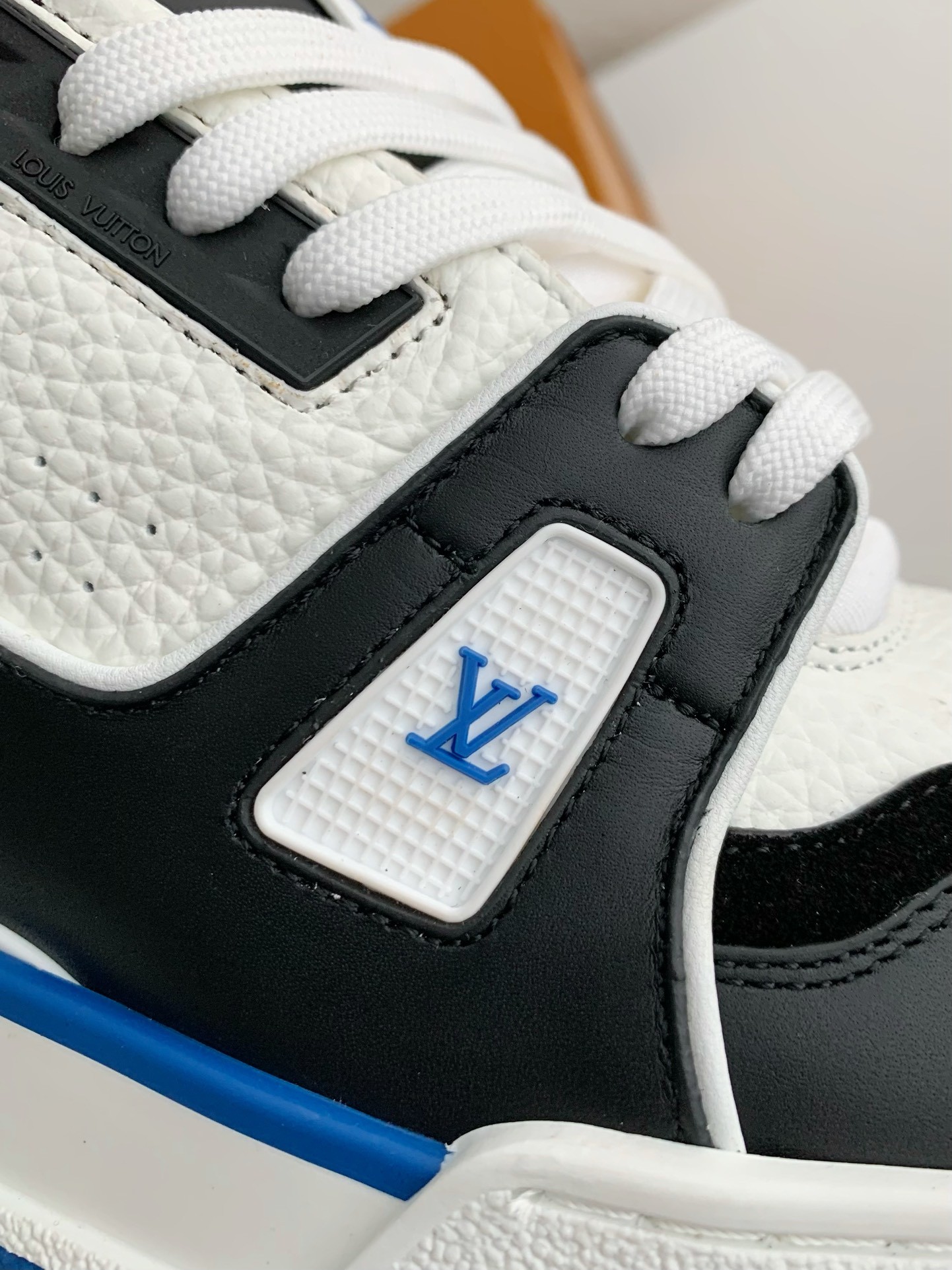 [#3720] LOUIS VUITTON TRAINER SNEAKERS