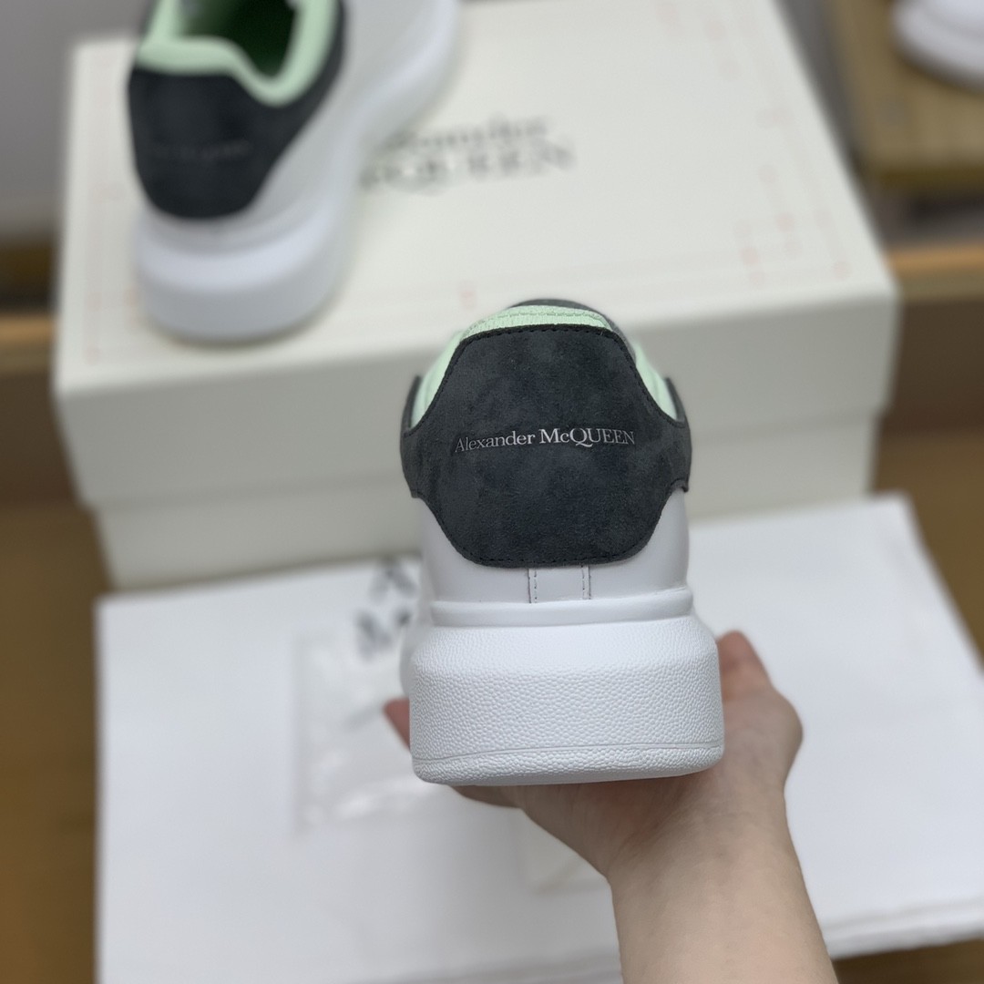 Alexander McQueen MQ dark grey tailSneakers