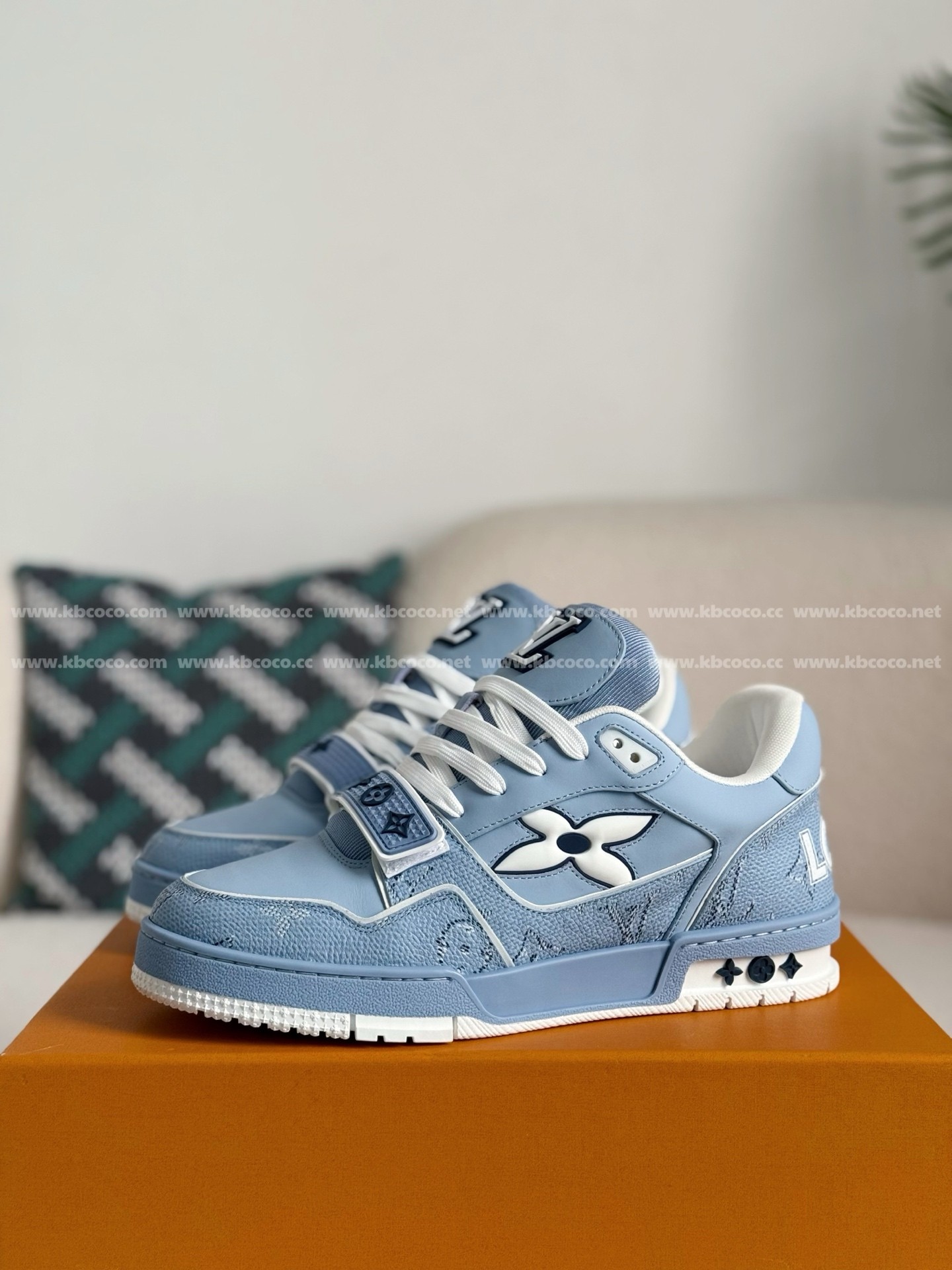 【#5424】 LOUIS VUITTON TRAINER SNEAKERS