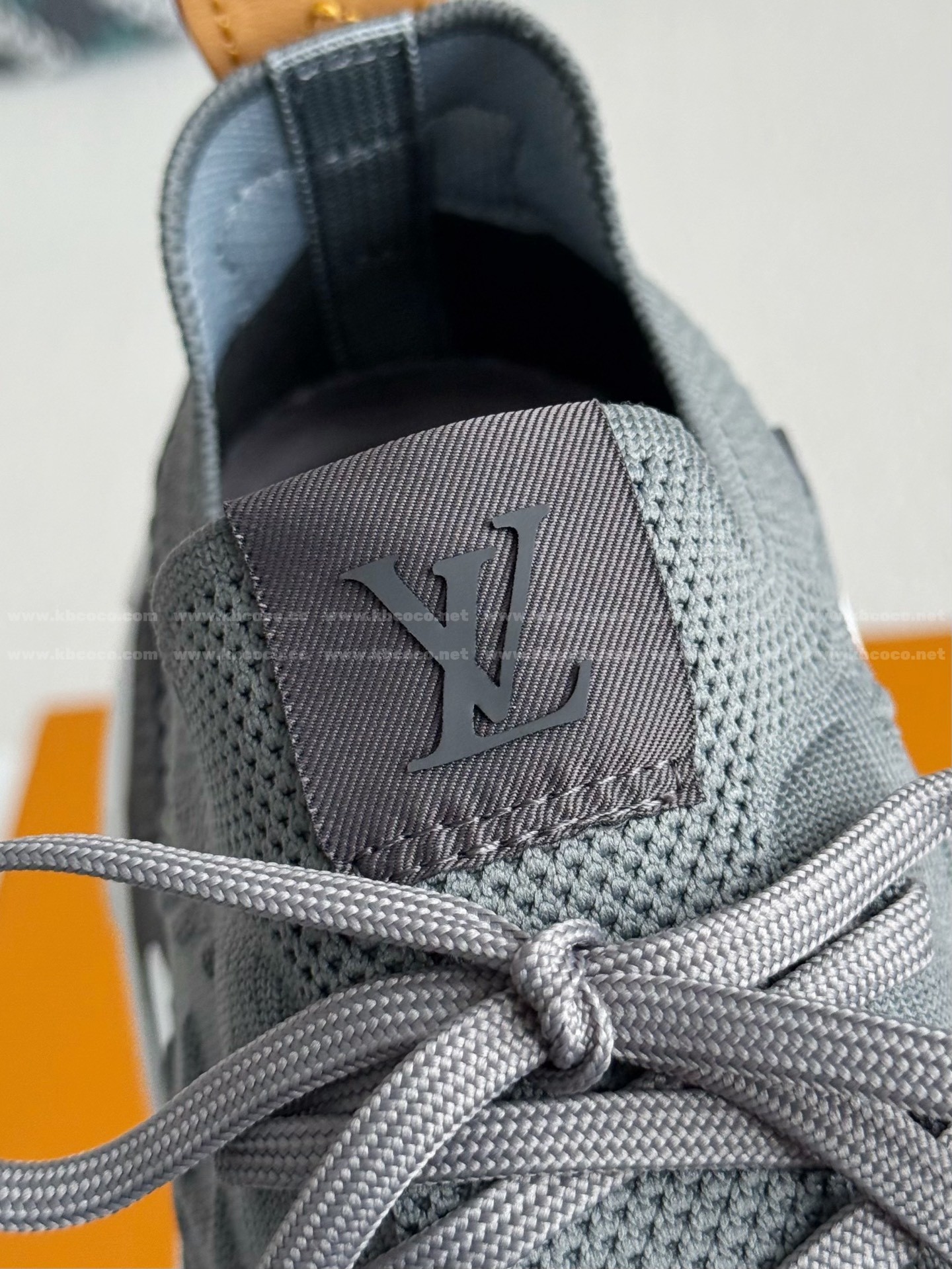 【#5980】LOUIS VUITTON RUNNER TATIC SNEAKERS