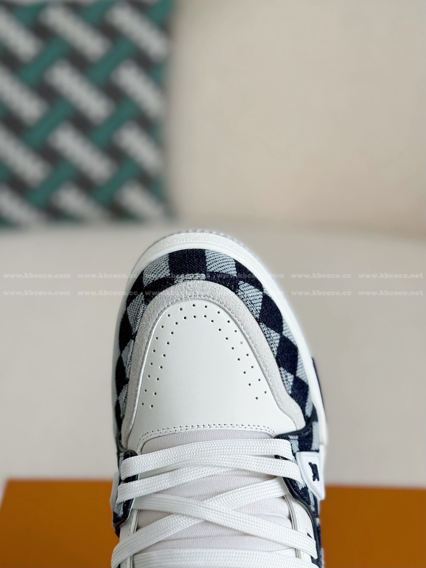【#5974】LOUIS VUITTON TRAINER SNEAKERS