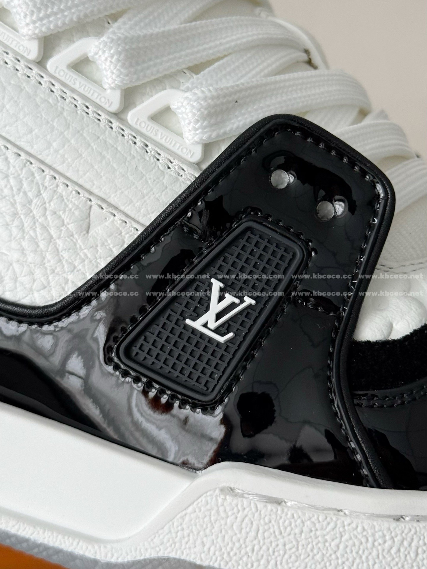 【#6237】LOUIS VUITTON TRAINER SNEAKERS