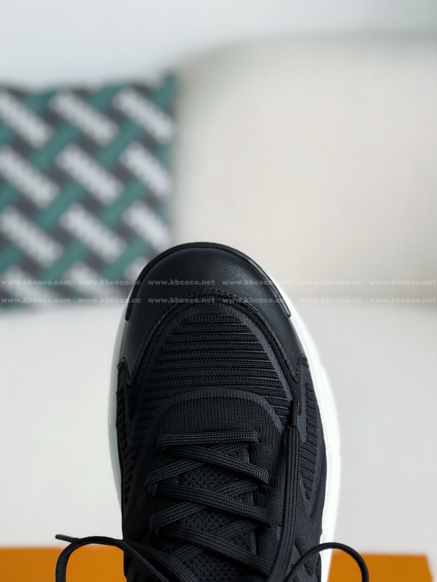 【#5967】 LOUIS VUITTON RUNNER TATIC SNEAKERS