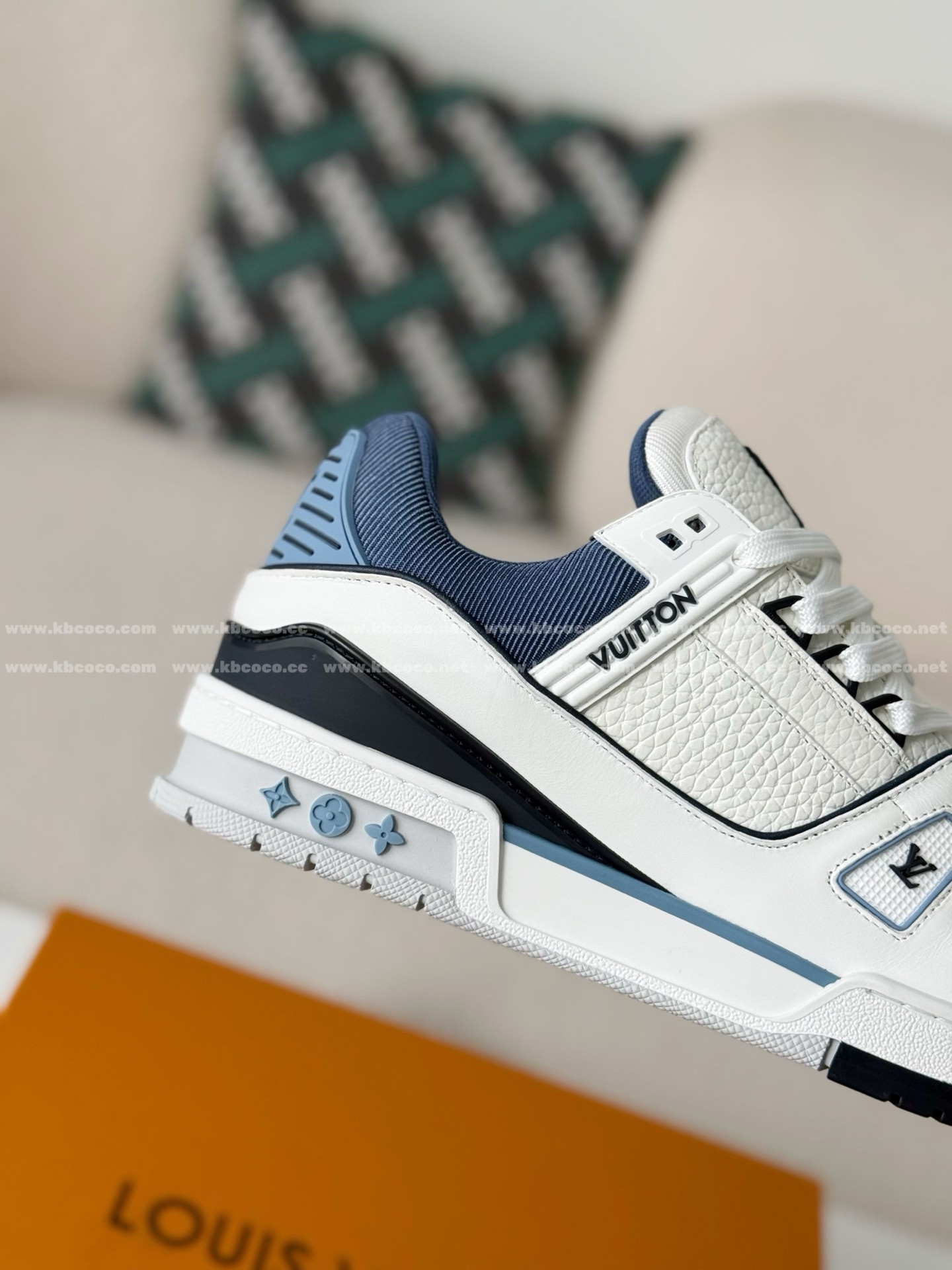 【#6108】LOUIS VUITTON TRAINER SNEAKERS