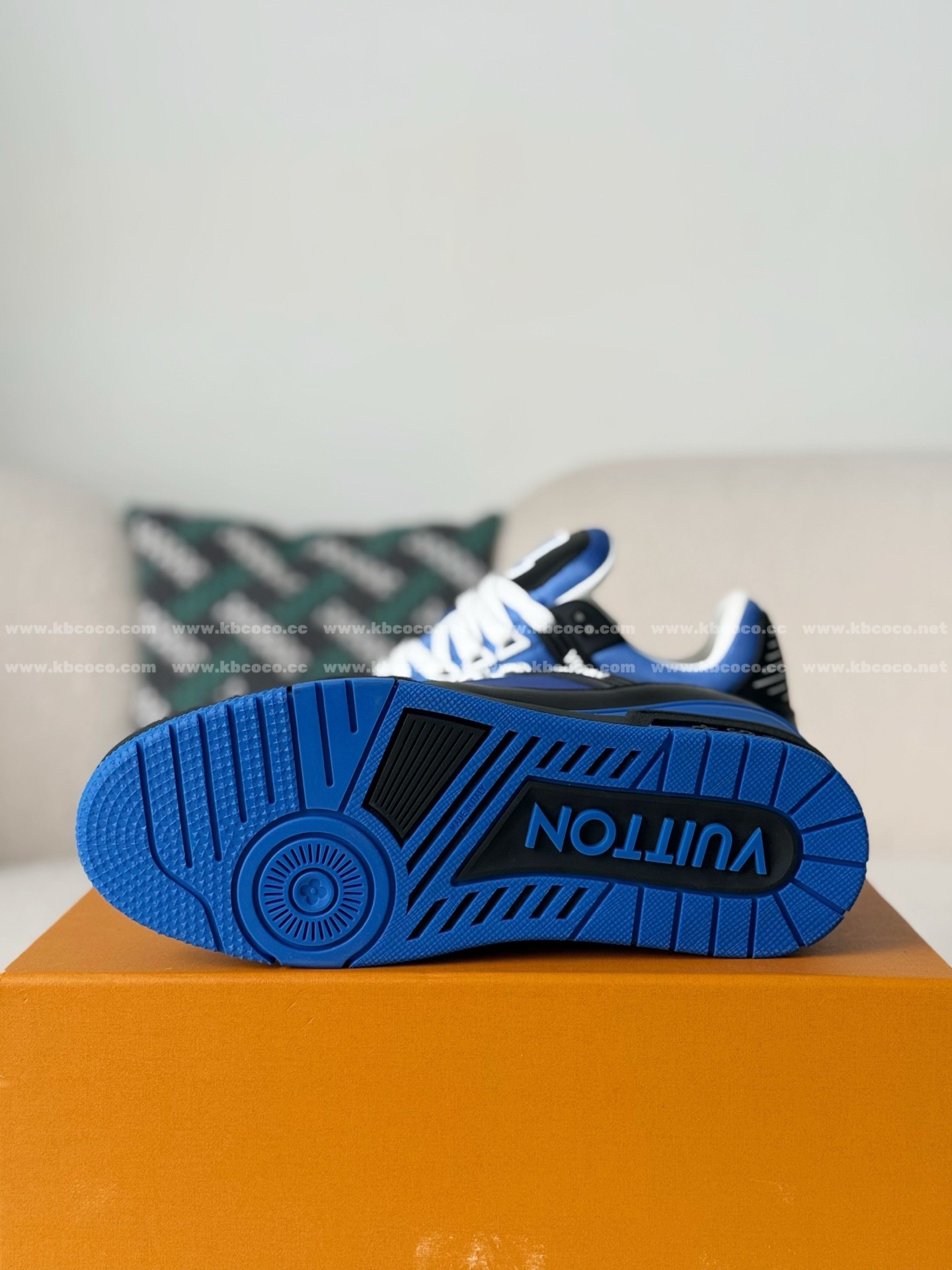 【#6106】 LOUIS VUITTON TRAINER SNEAKERS