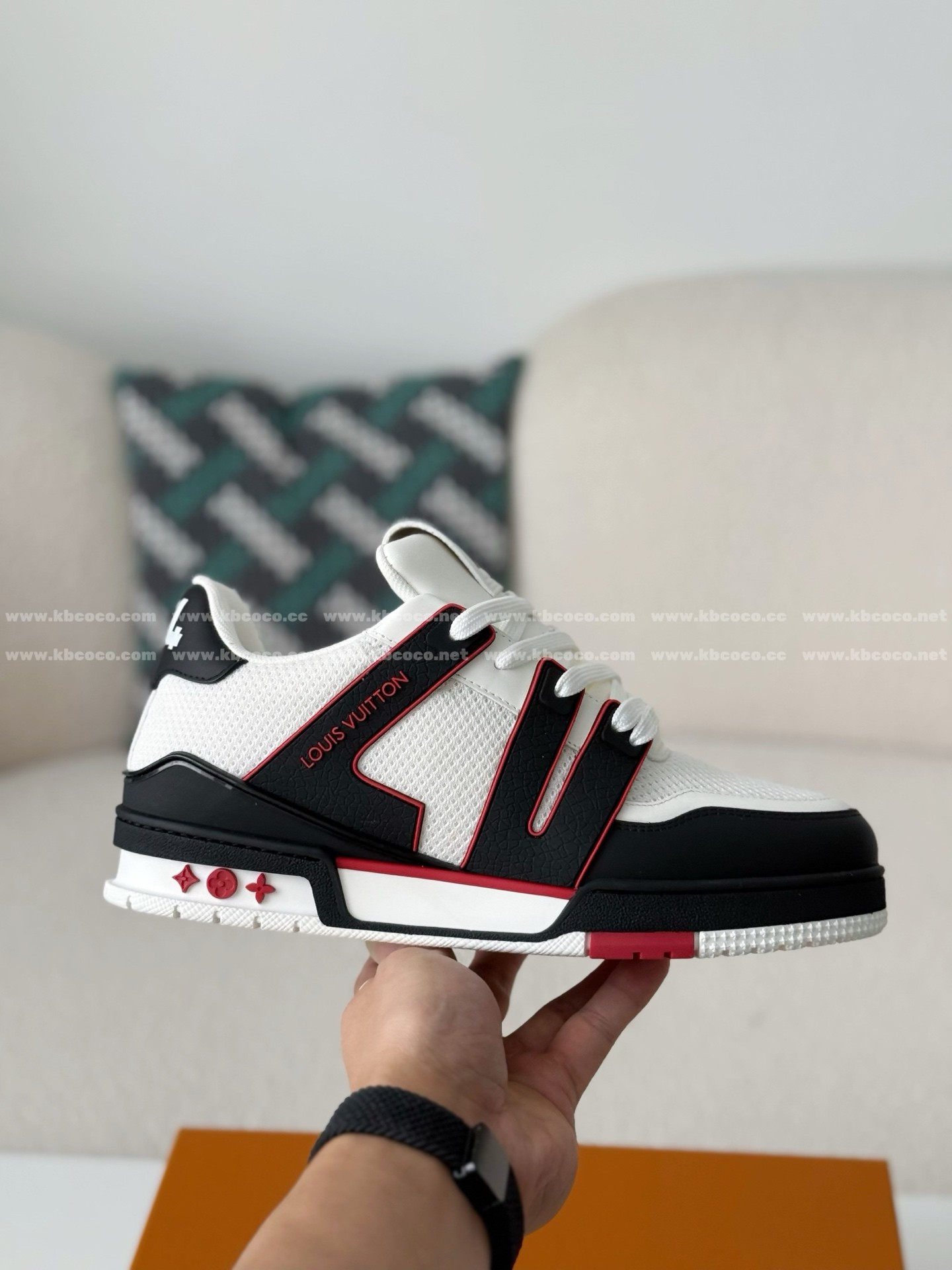 【#6211】 LOUIS VUITTON TRAINER SNEAKERS