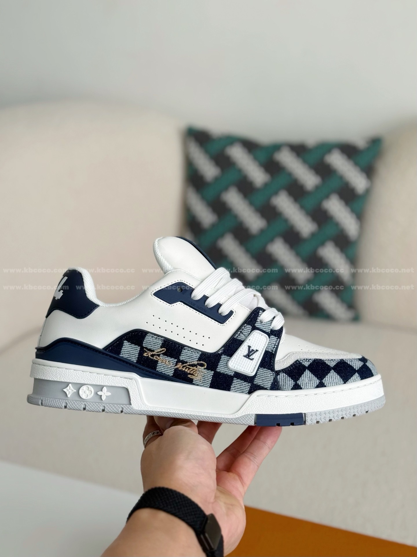 【#5974】LOUIS VUITTON TRAINER SNEAKERS