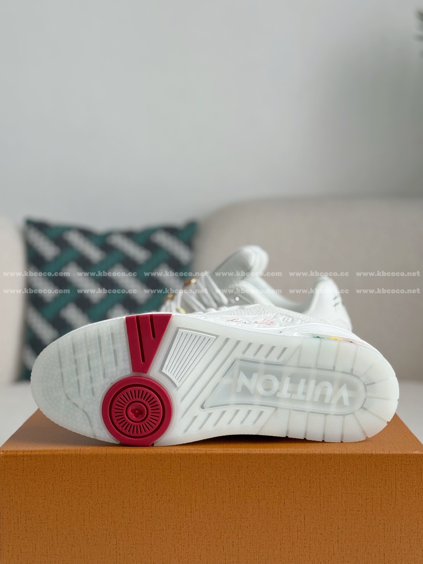 【#6020】 LOUIS VUITTON TRAINER SNEAKERS