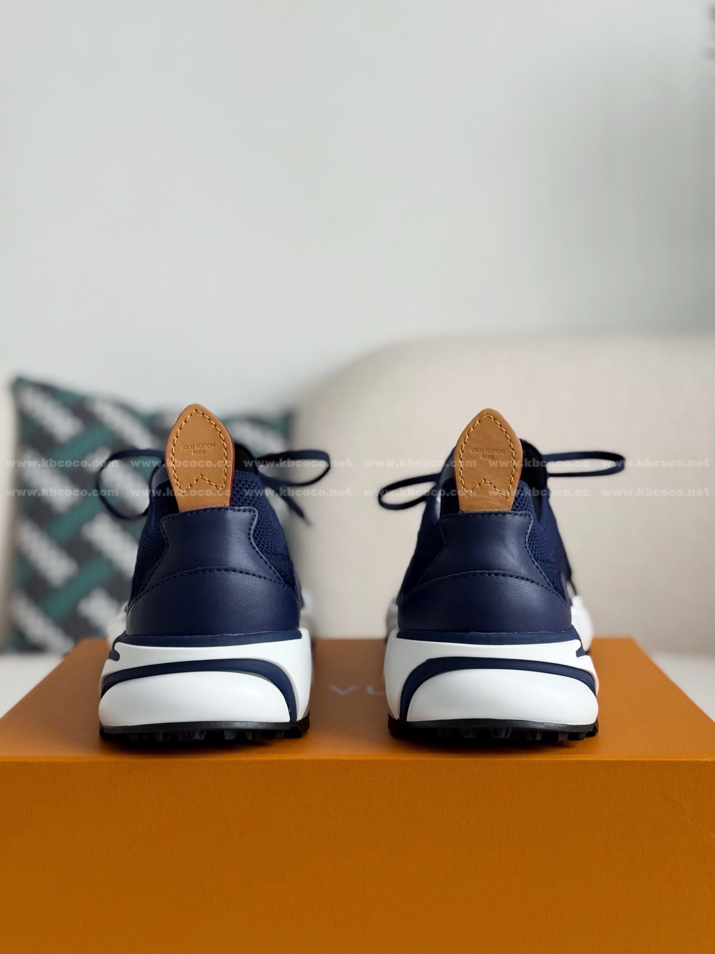 【#5979】 LOUIS VUITTON RUNNER TATIC SNEAKERS