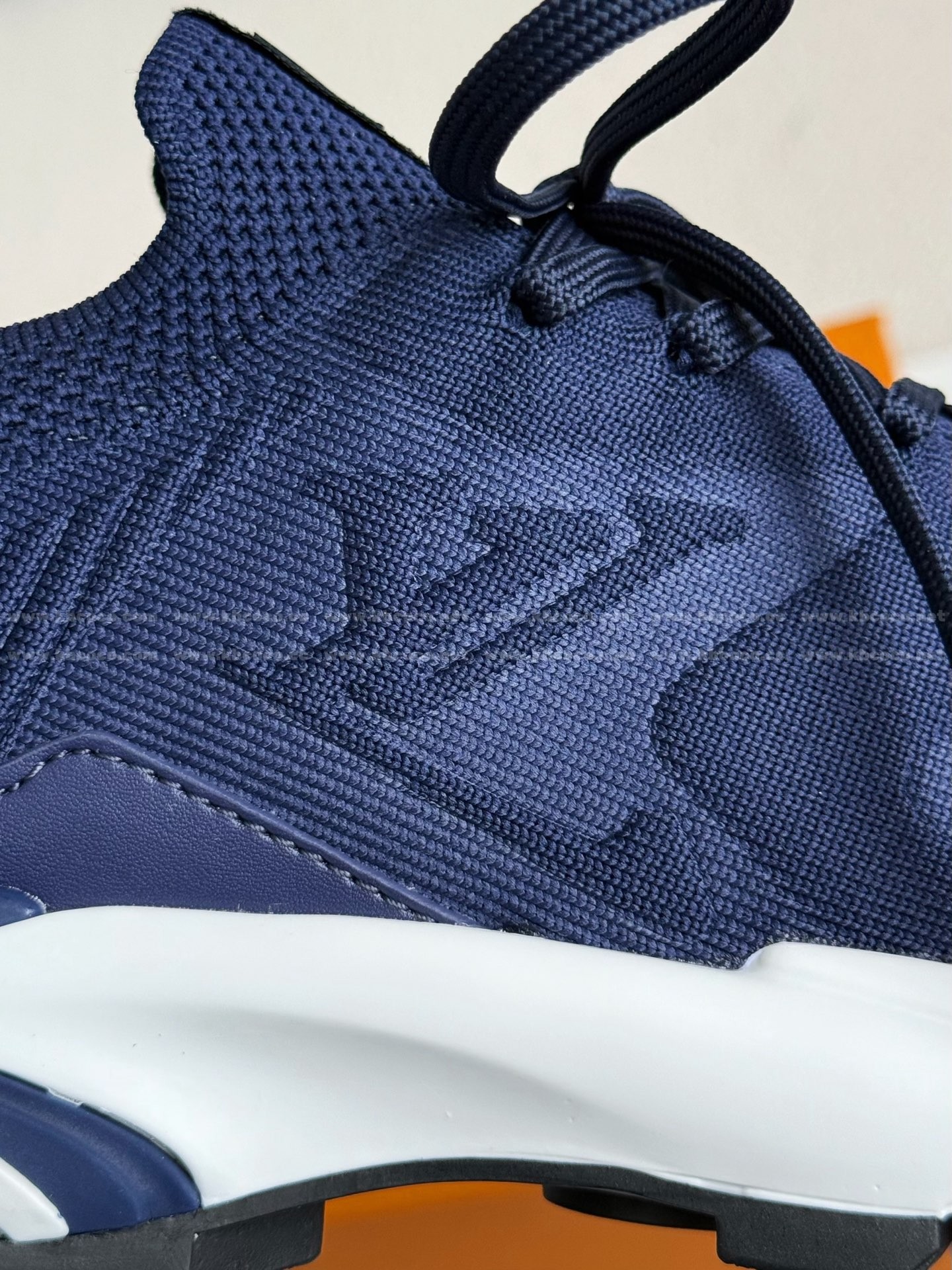 【#5979】 LOUIS VUITTON RUNNER TATIC SNEAKERS