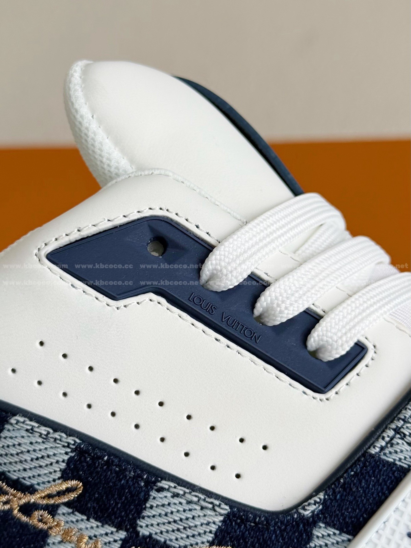 【#5974】LOUIS VUITTON TRAINER SNEAKERS