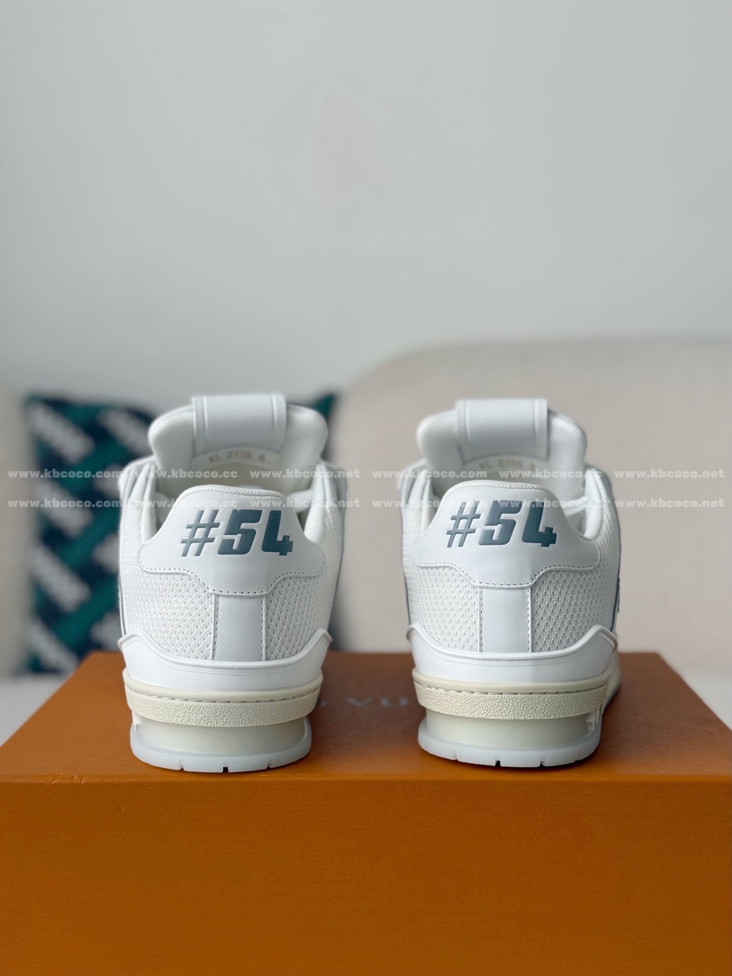 【#6185】 LOUIS VUITTON TRAINER SNEAKERS