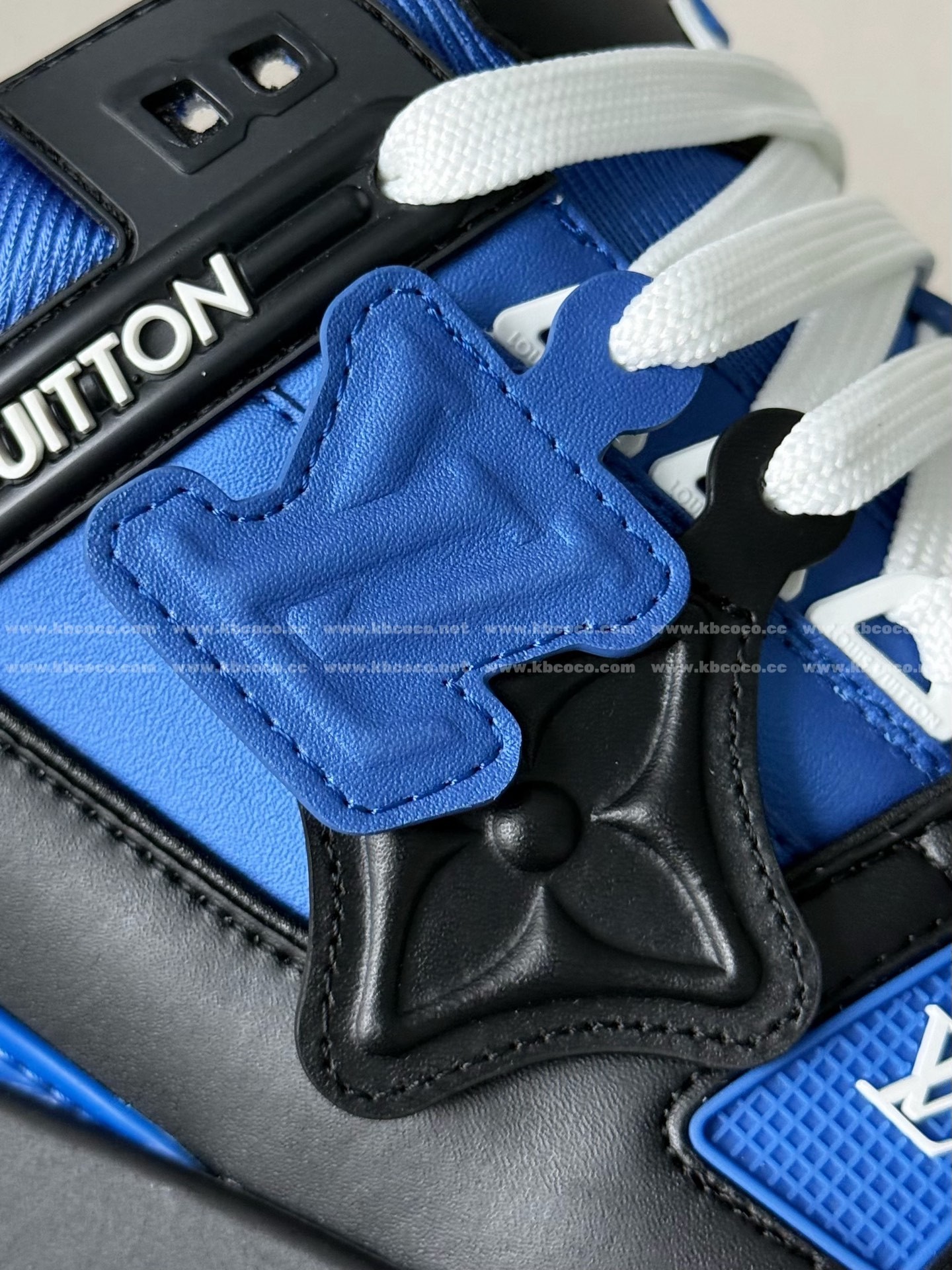 【#6106】 LOUIS VUITTON TRAINER SNEAKERS