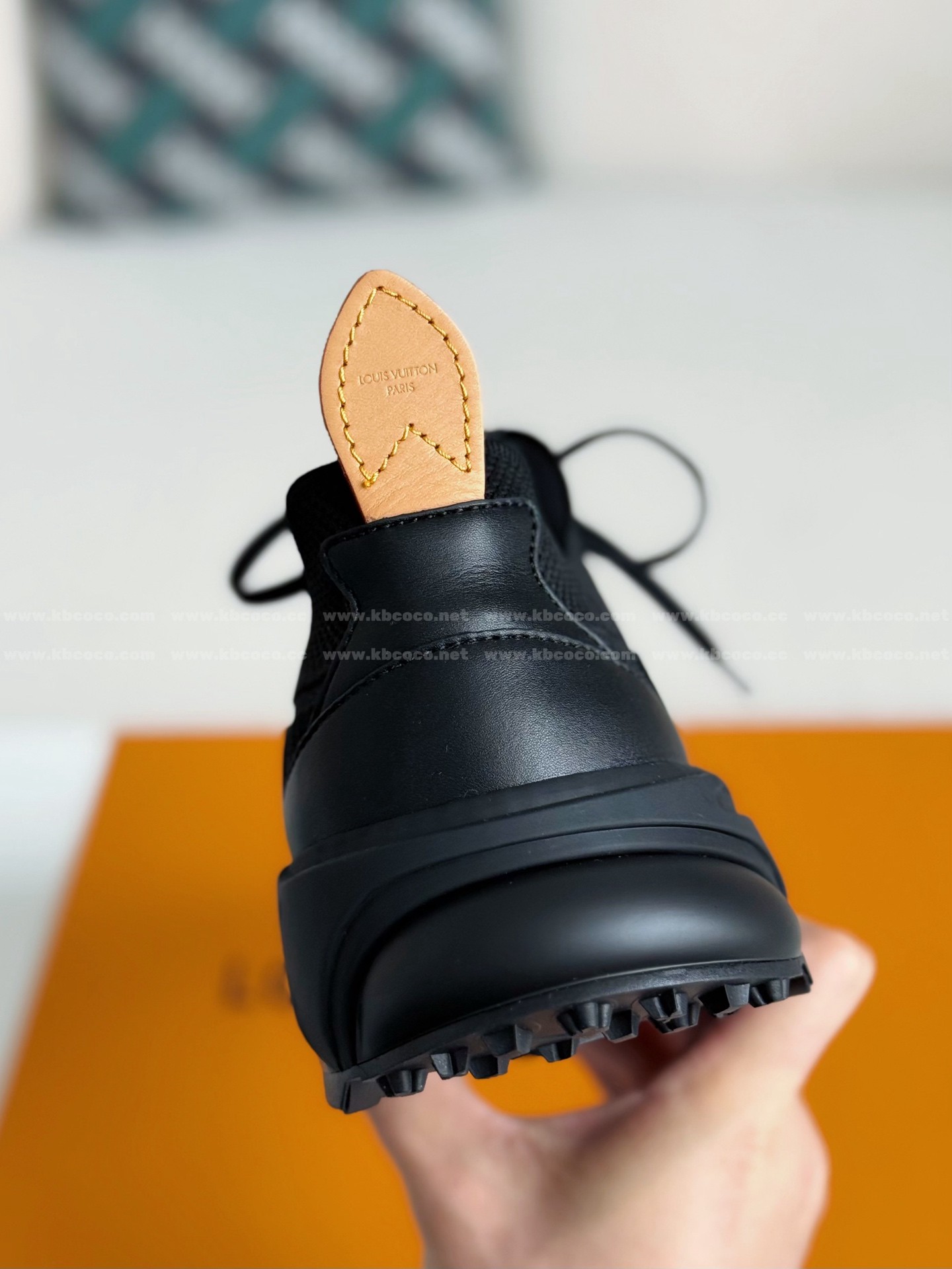 【#5969】 LOUIS VUITTON RUNNER TATIC SNEAKERS