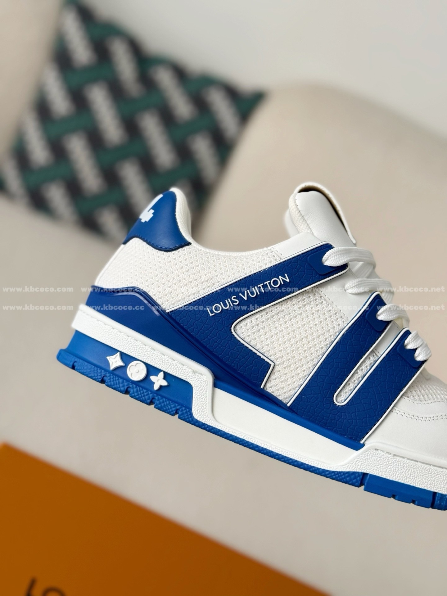【#6210】 LOUIS VUITTON TRAINER SNEAKERS