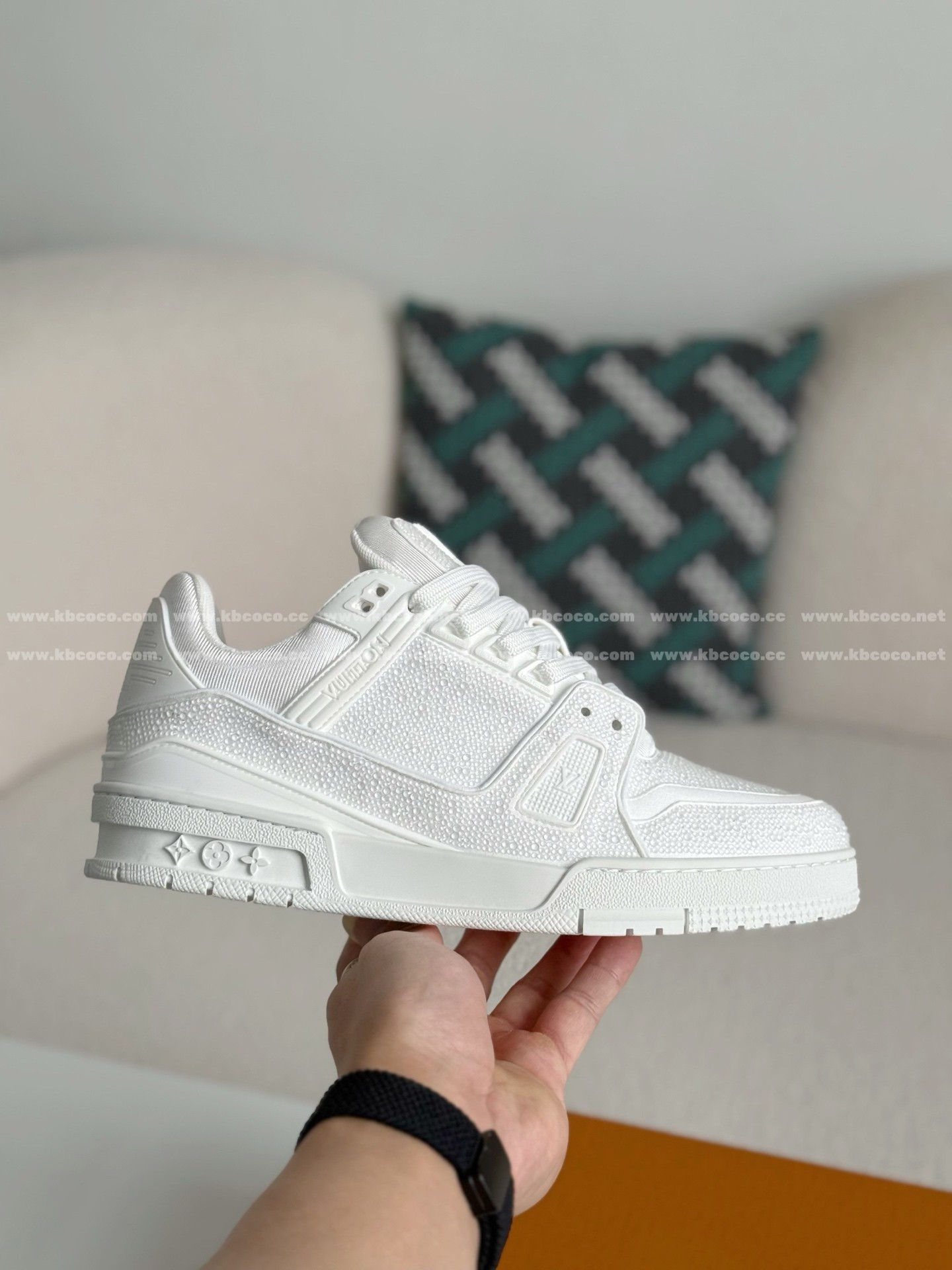 【#6021】 LOUIS VUITTON TRAINER SNEAKERS