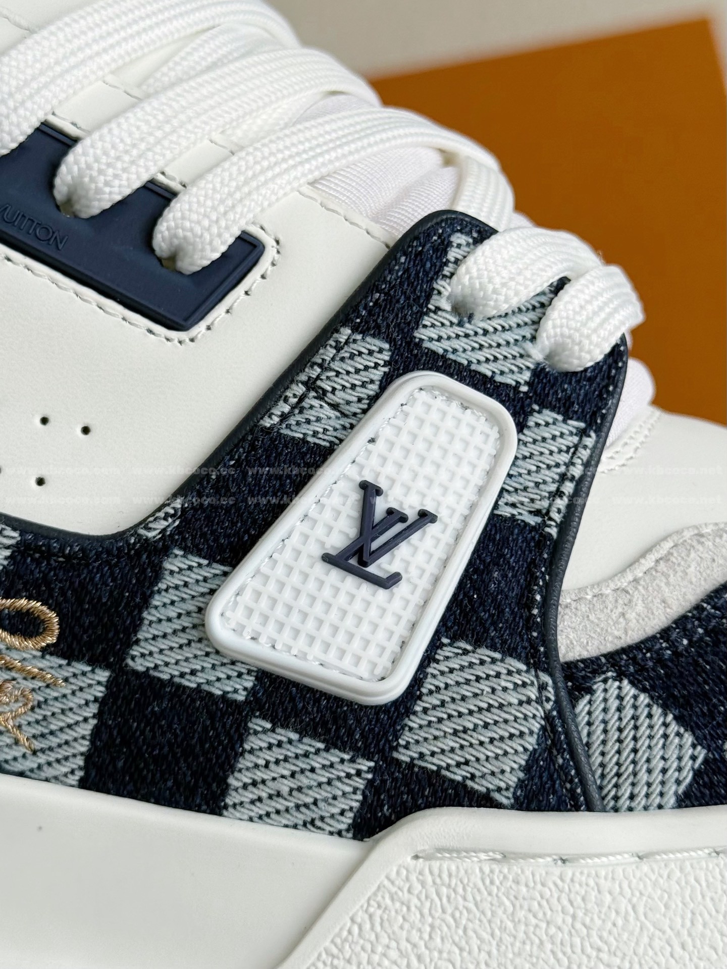 【#5974】LOUIS VUITTON TRAINER SNEAKERS