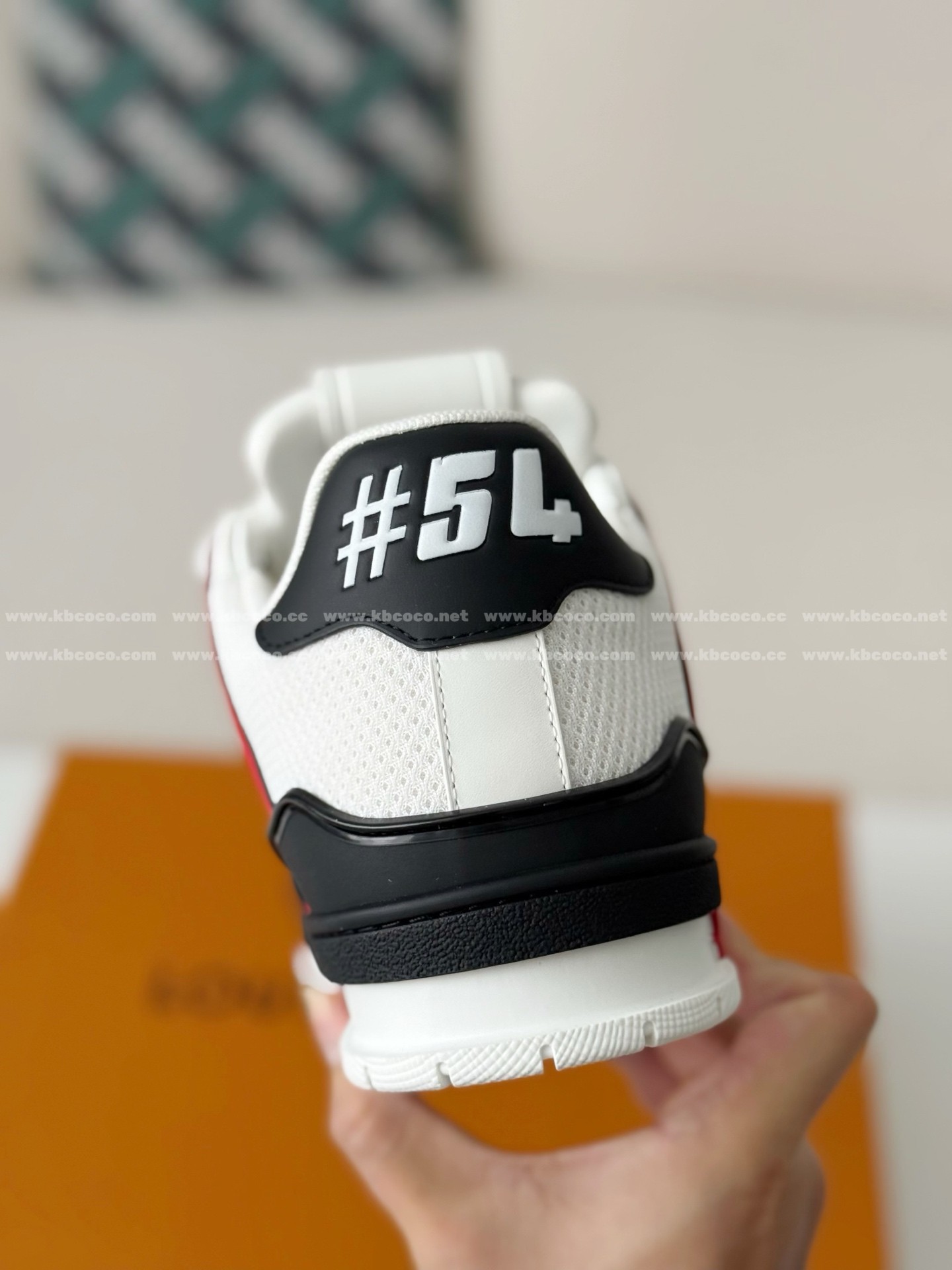 【#6211】 LOUIS VUITTON TRAINER SNEAKERS