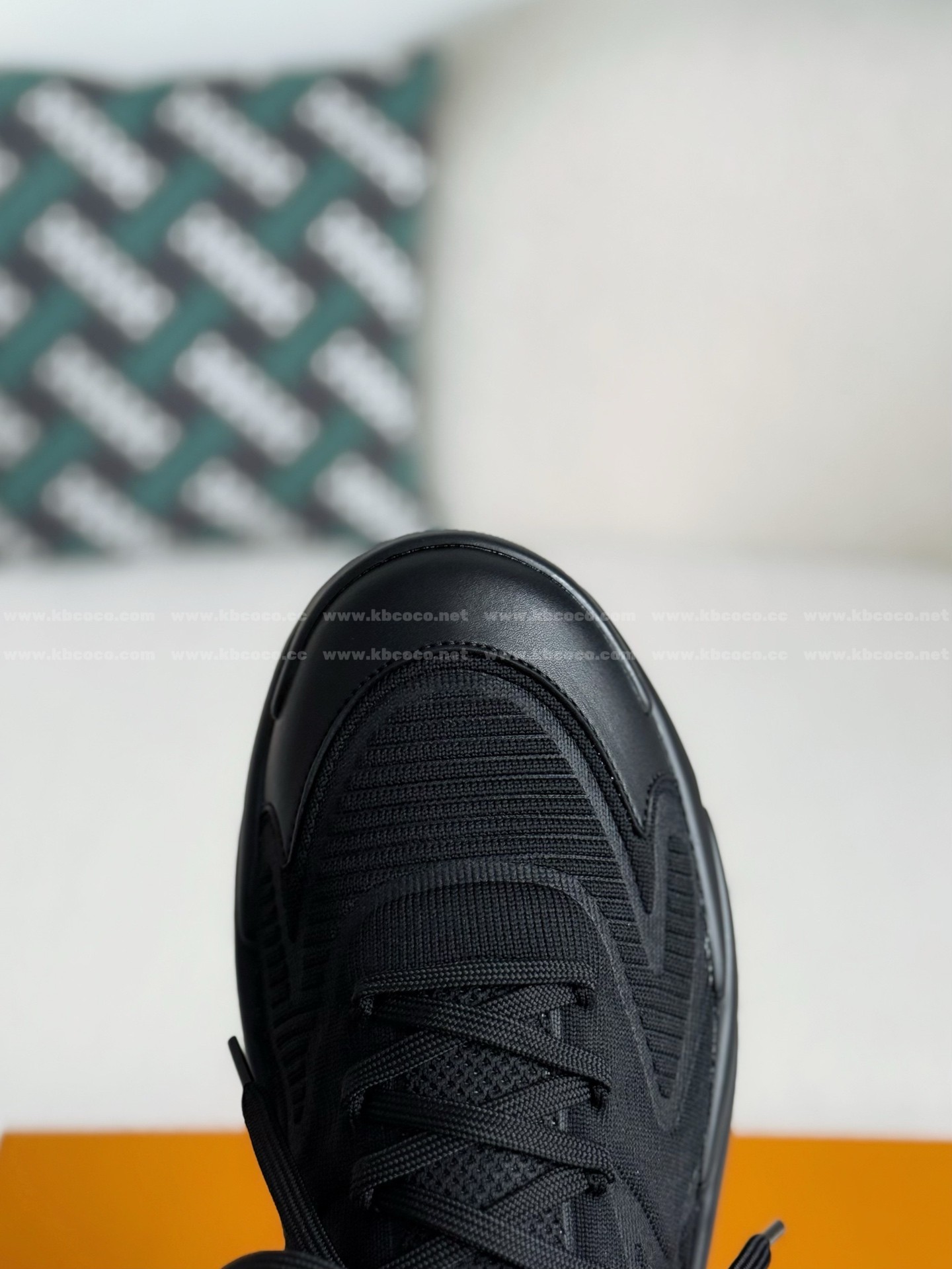 【#5969】 LOUIS VUITTON RUNNER TATIC SNEAKERS