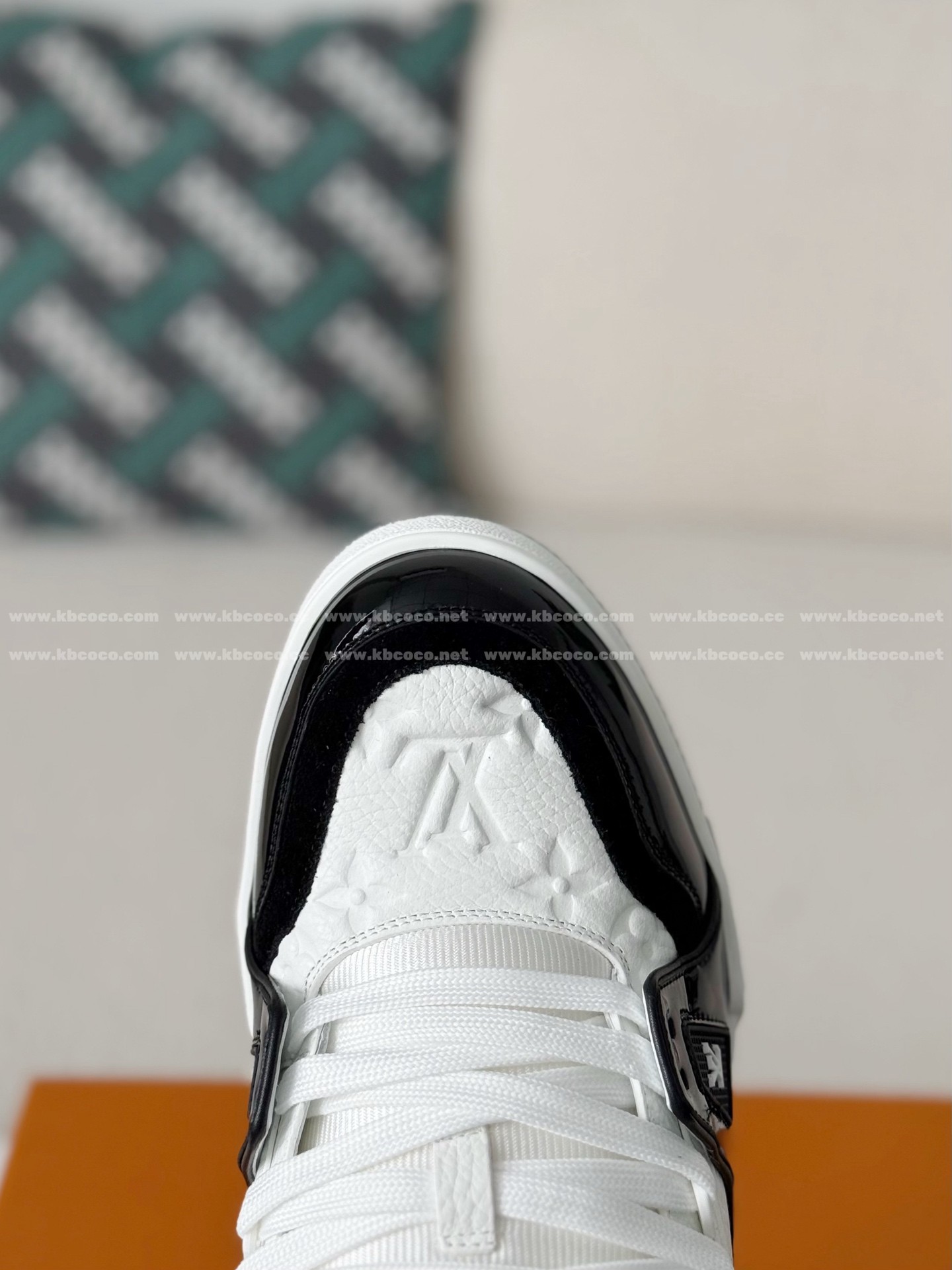 【#6237】LOUIS VUITTON TRAINER SNEAKERS