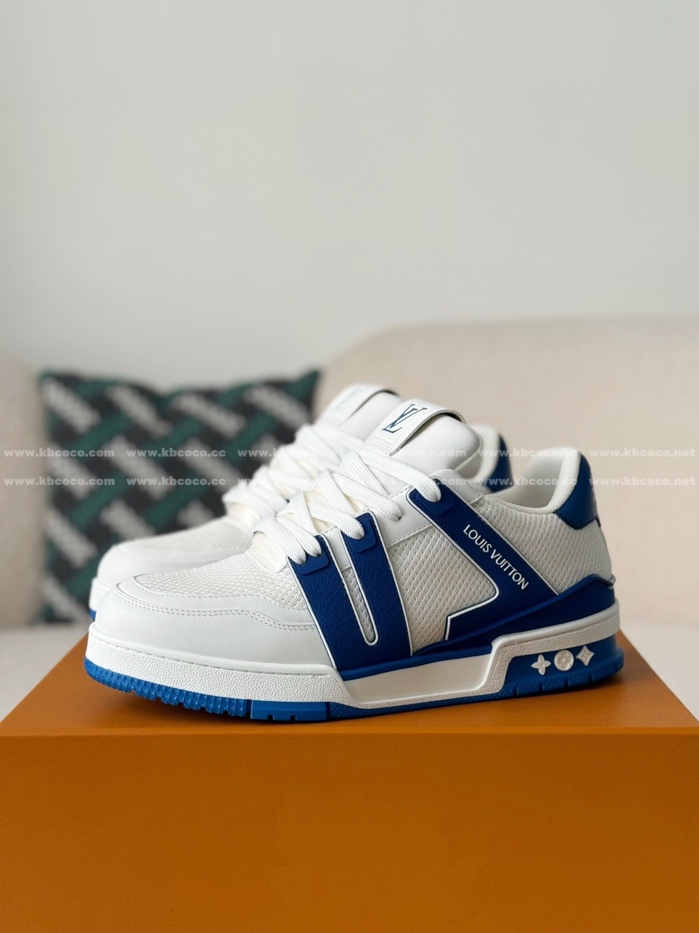 【#6210】 LOUIS VUITTON TRAINER SNEAKERS