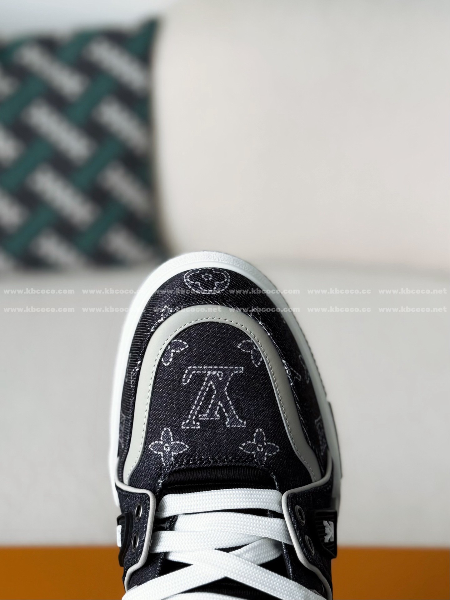 【#6153】LOUIS VUITTON TRAINER SNEAKERS