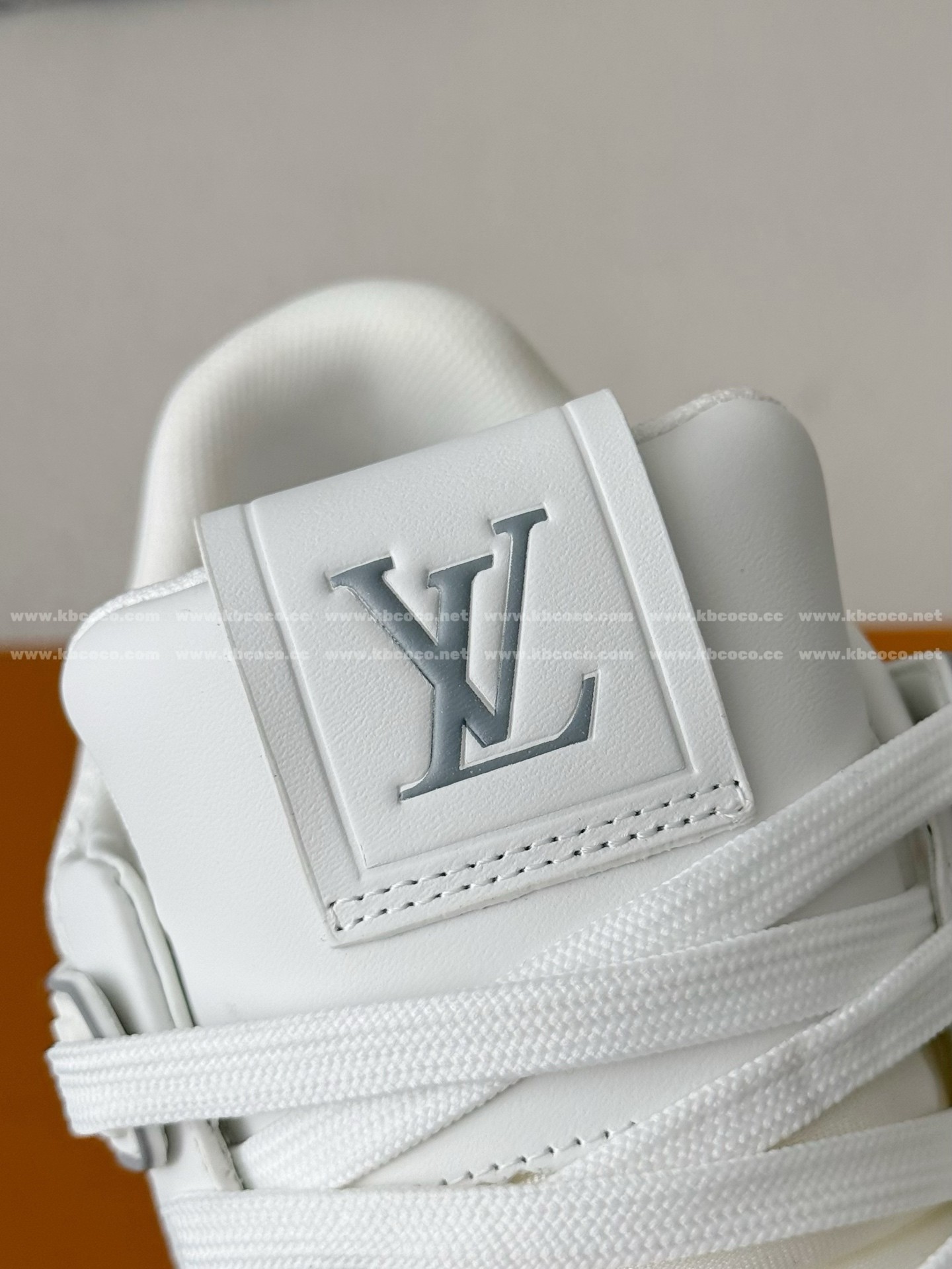 【#6185】 LOUIS VUITTON TRAINER SNEAKERS