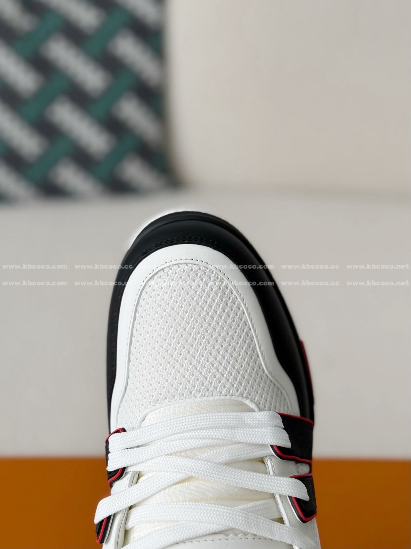 【#6211】 LOUIS VUITTON TRAINER SNEAKERS