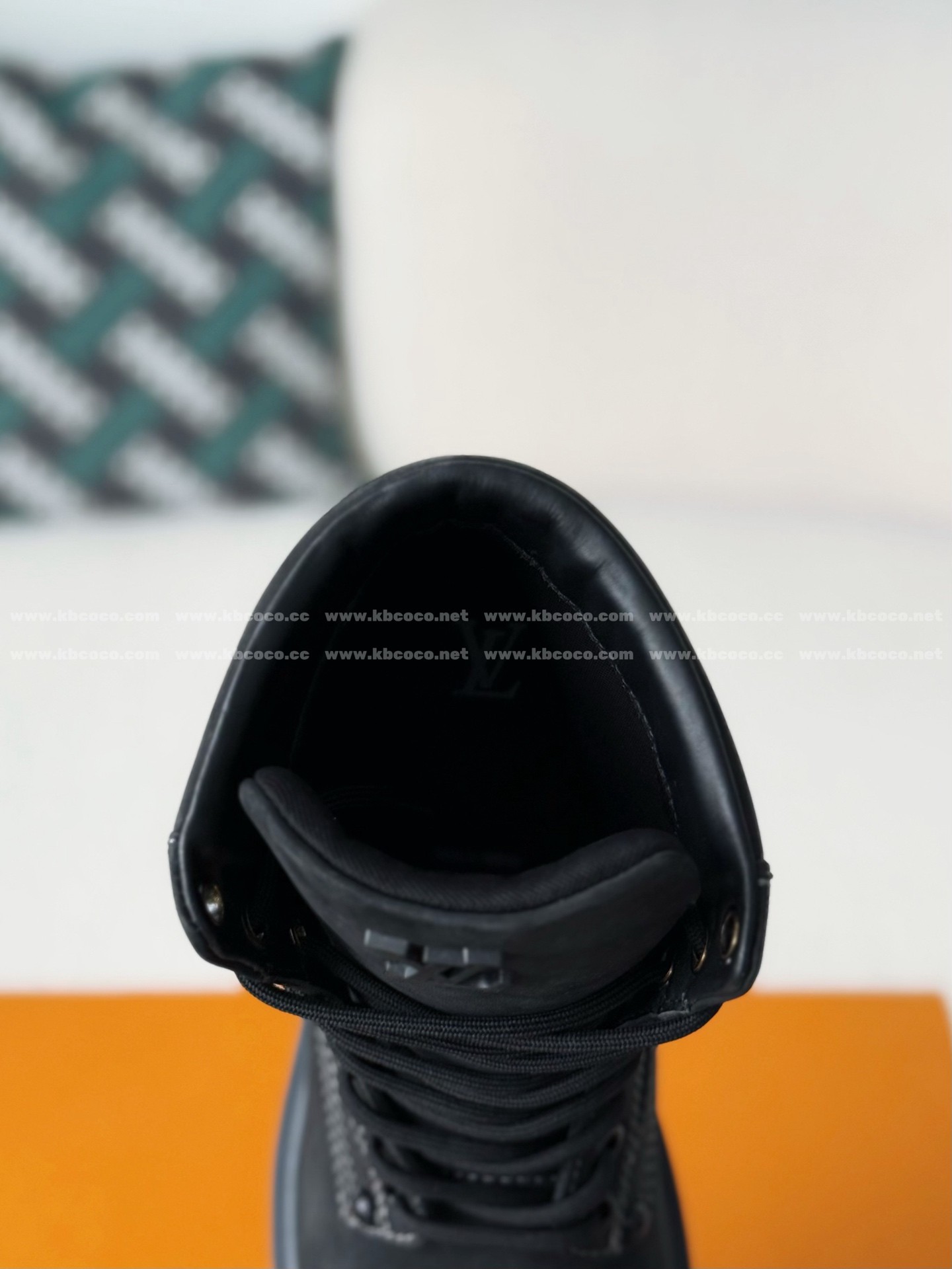 【#6167】 LOUIS VUITTON RANGER LEATHER ANKLE BOOTS