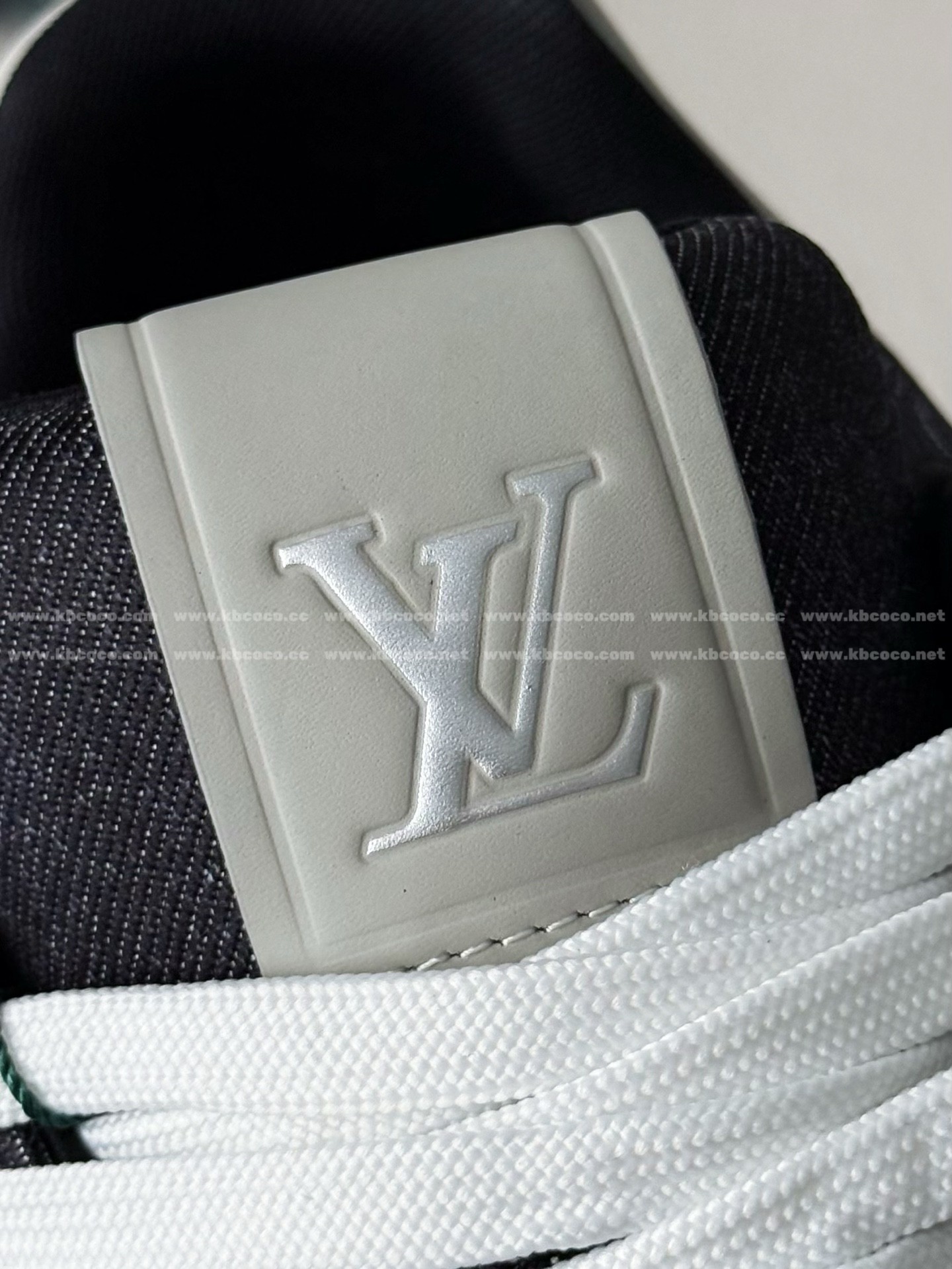 【#6153】LOUIS VUITTON TRAINER SNEAKERS