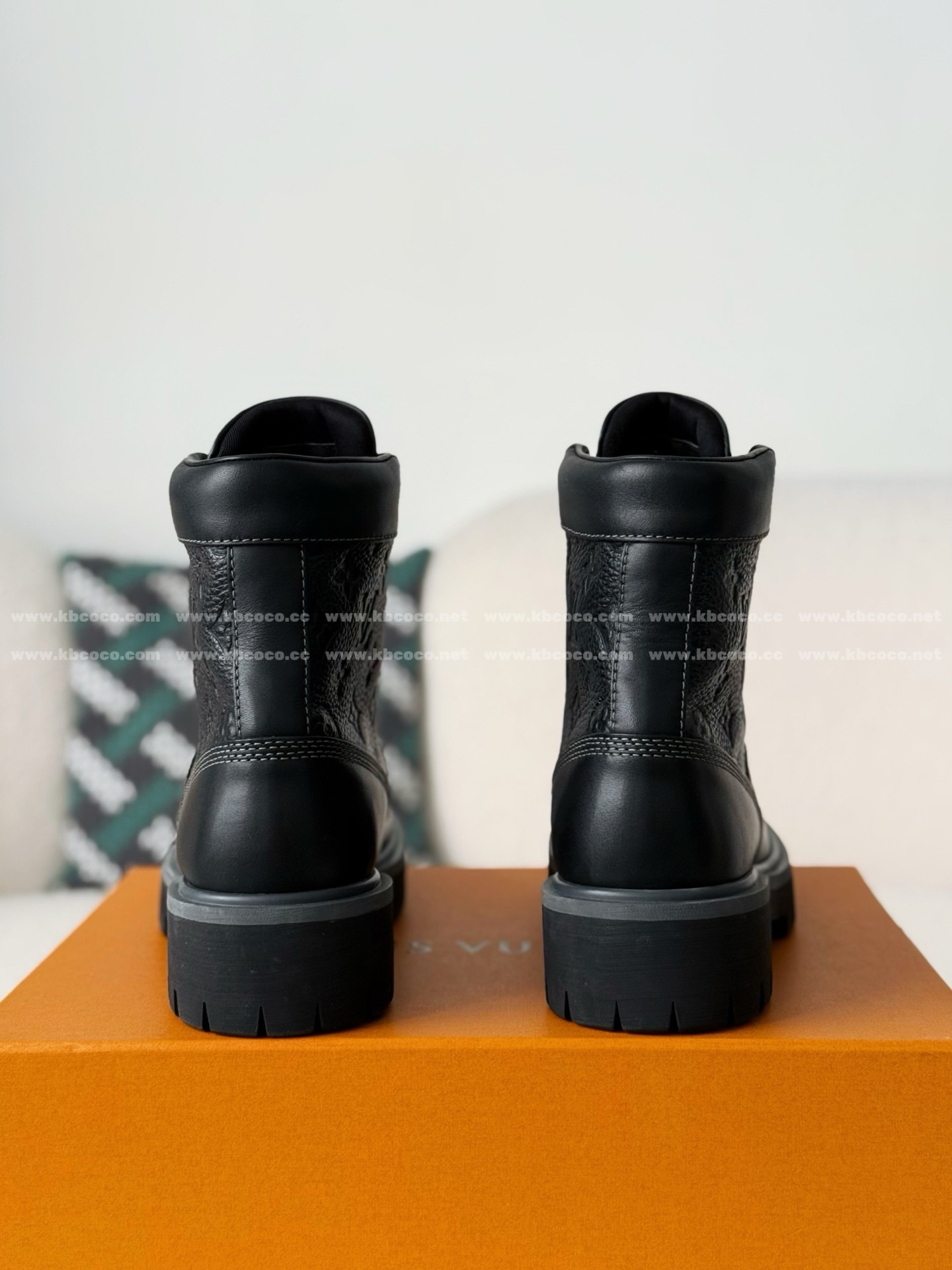 【#6166】LOUIS VUITTON RANGER LEATHER ANKLE BOOTS