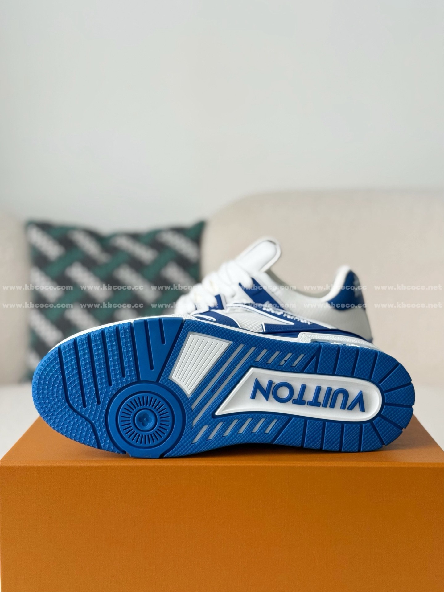 【#6210】 LOUIS VUITTON TRAINER SNEAKERS