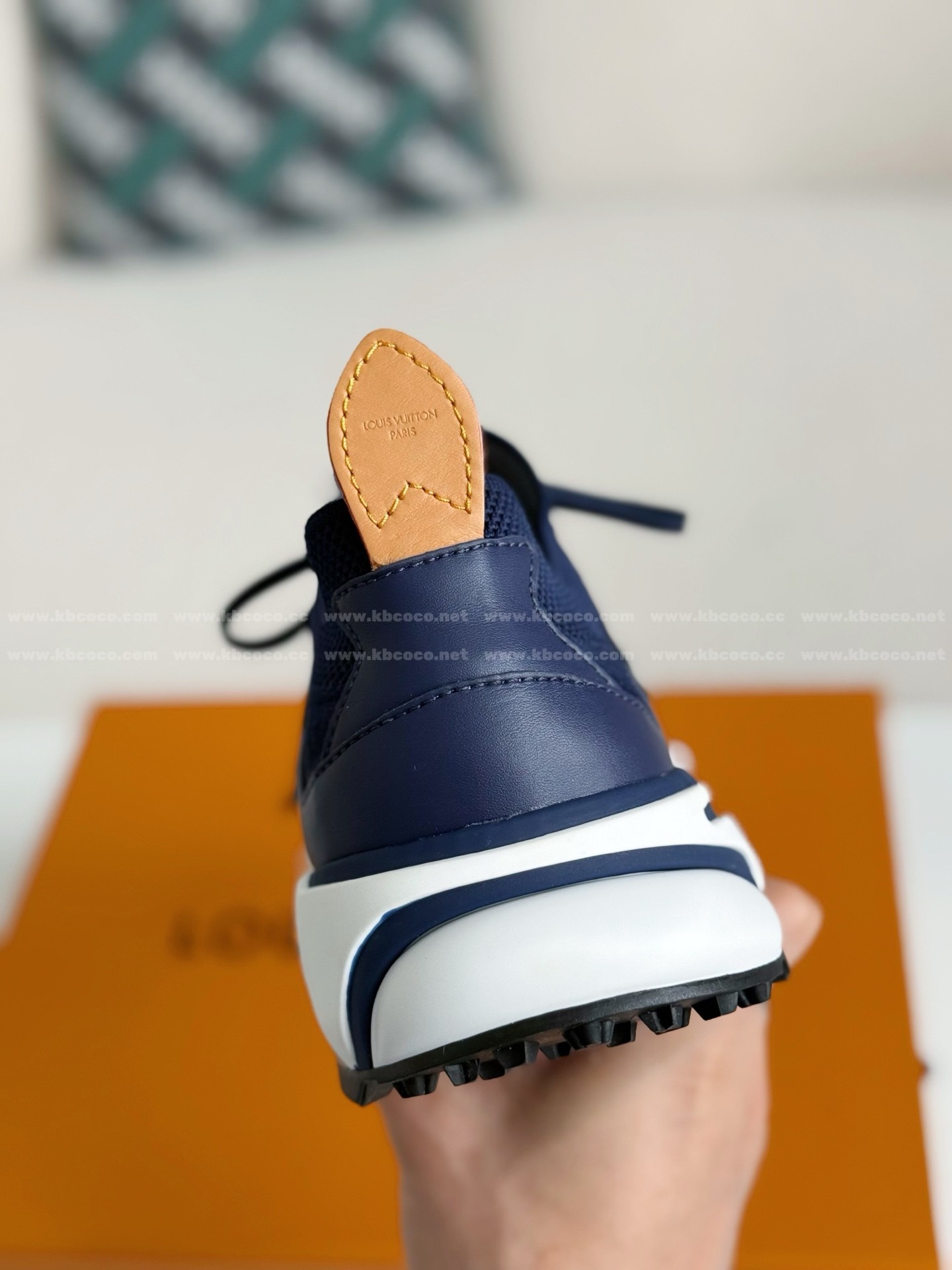 【#5979】 LOUIS VUITTON RUNNER TATIC SNEAKERS