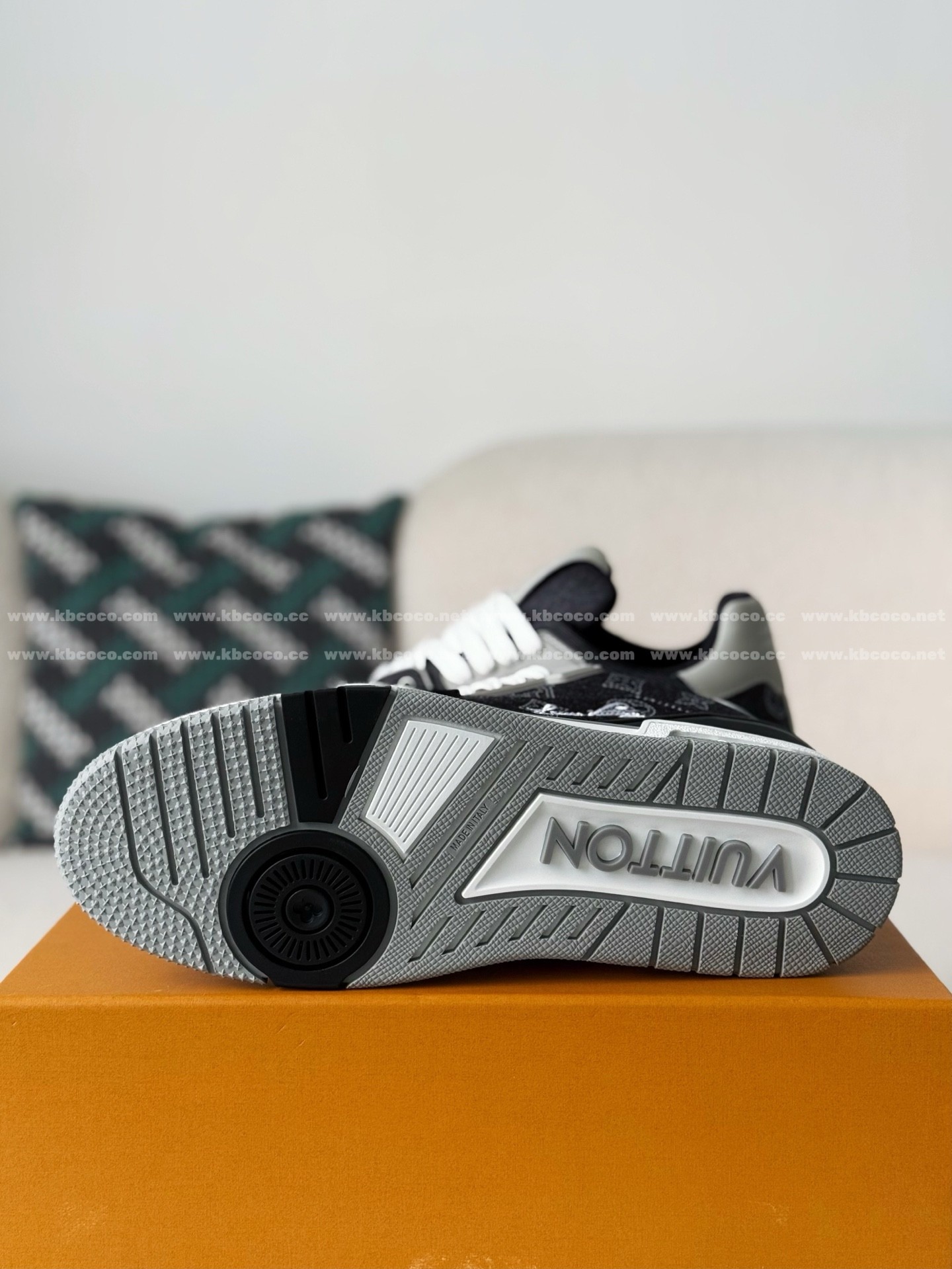 【#6153】LOUIS VUITTON TRAINER SNEAKERS