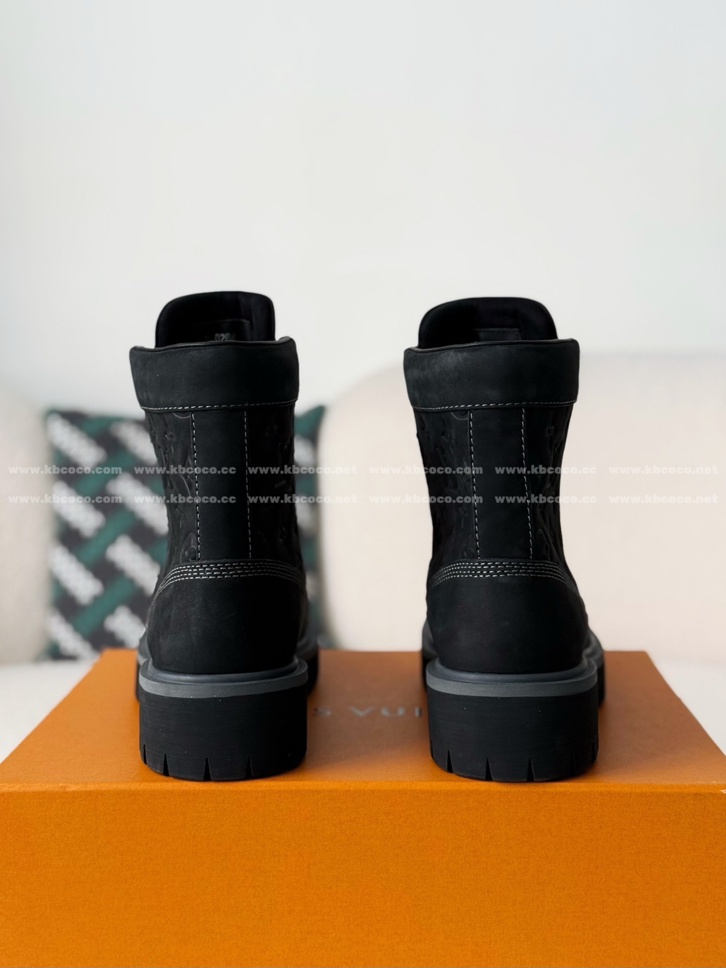 【#6165】LOUIS VUITTON RANGER LEATHER ANKLE BOOTS