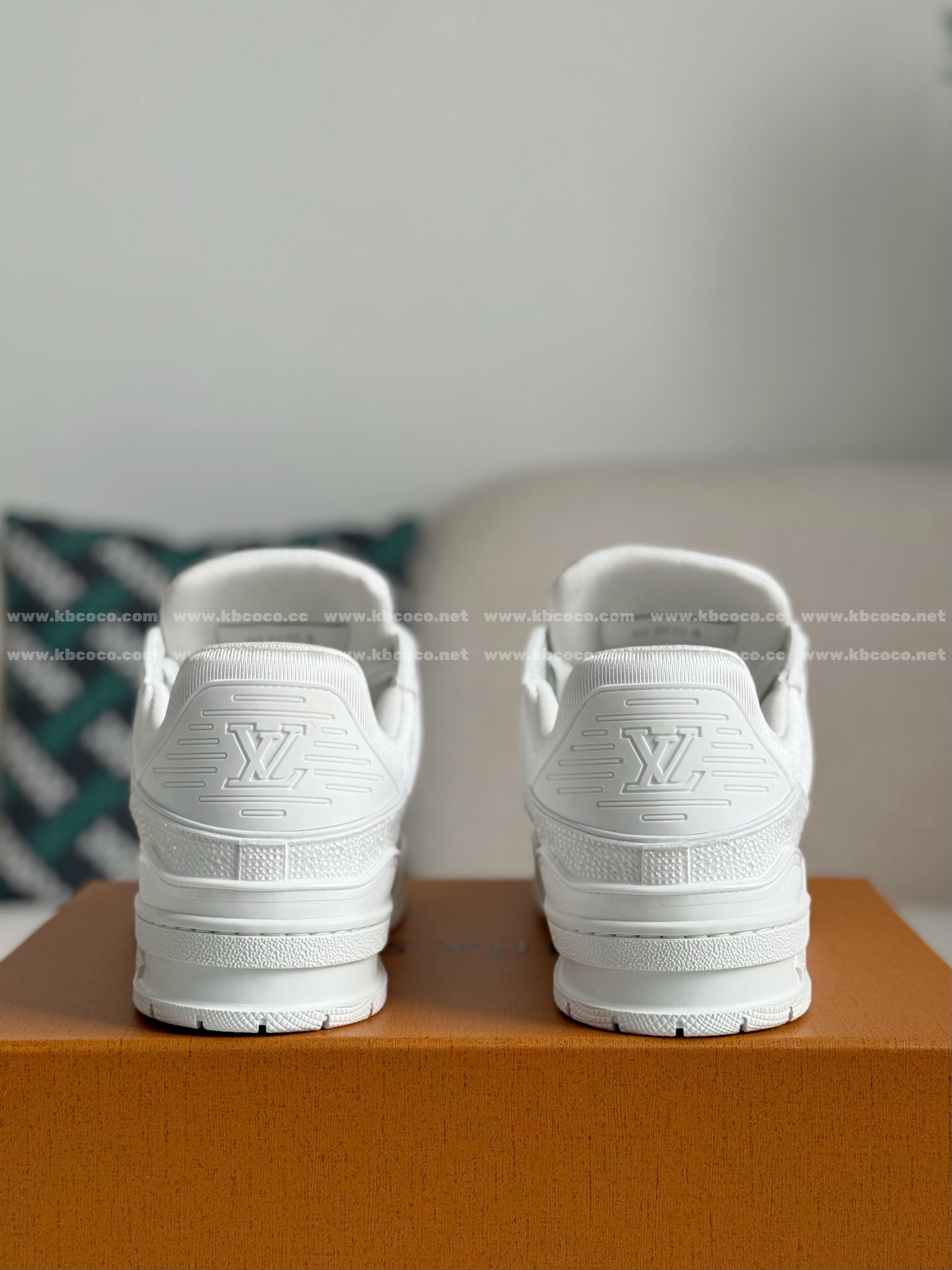 【#6021】 LOUIS VUITTON TRAINER SNEAKERS