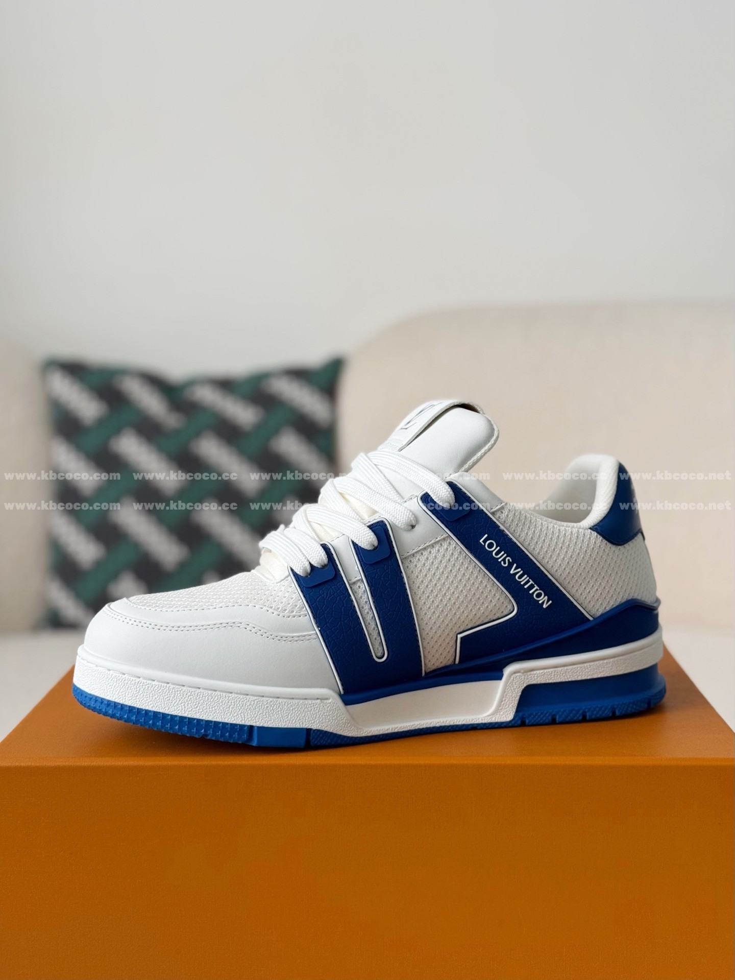 【#6210】 LOUIS VUITTON TRAINER SNEAKERS