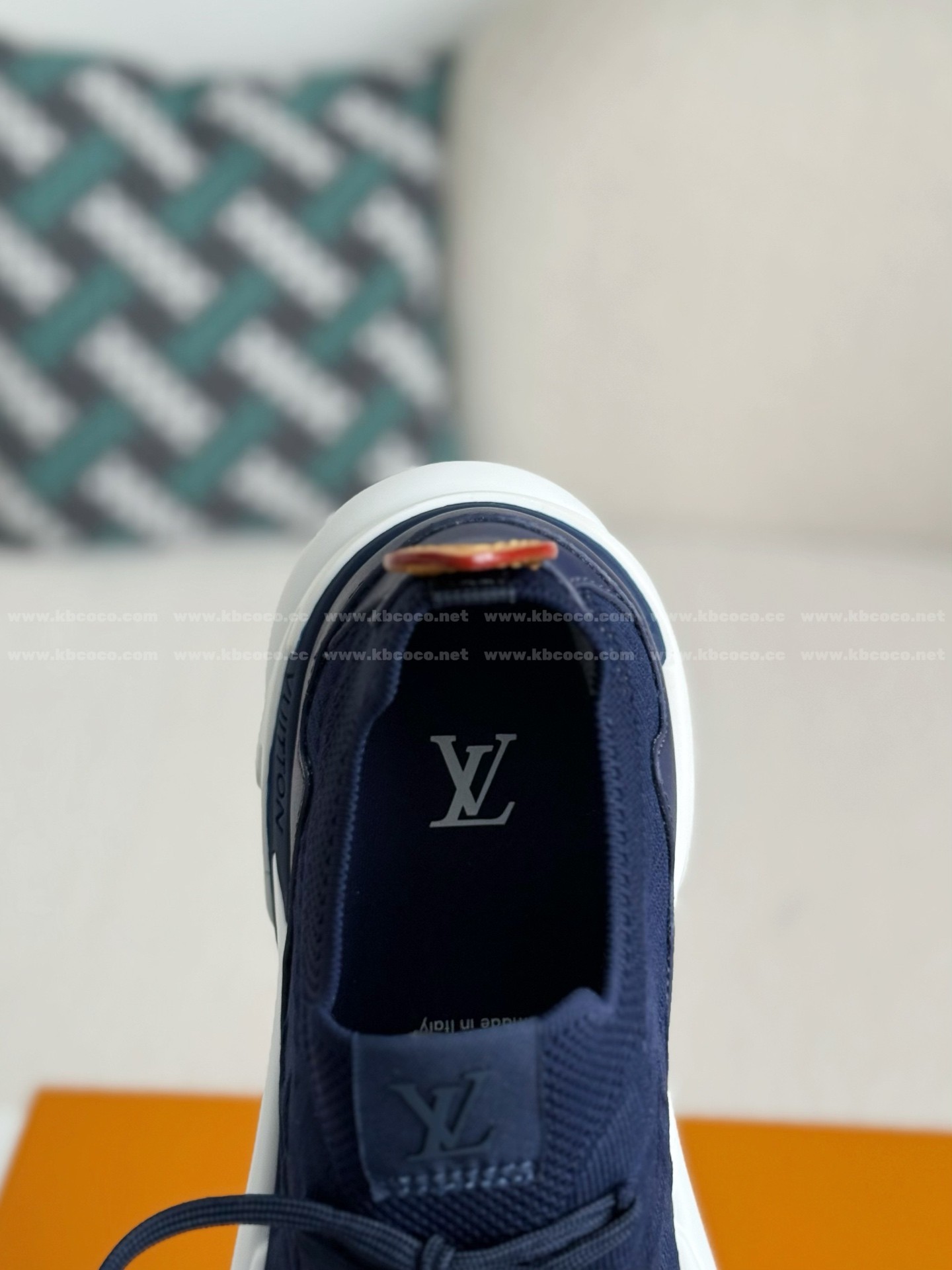 【#5979】 LOUIS VUITTON RUNNER TATIC SNEAKERS