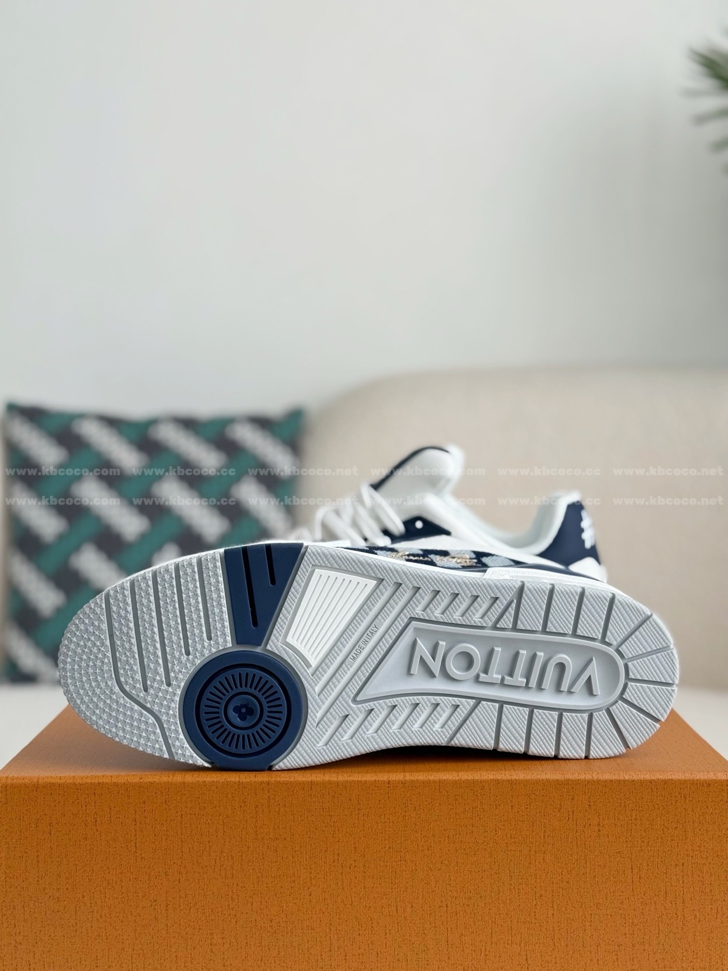 【#5974】LOUIS VUITTON TRAINER SNEAKERS