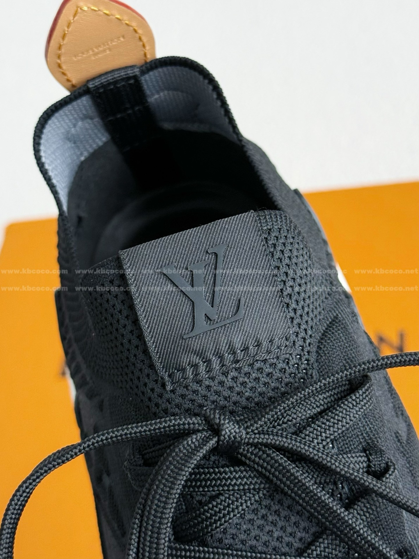 【#5967】 LOUIS VUITTON RUNNER TATIC SNEAKERS