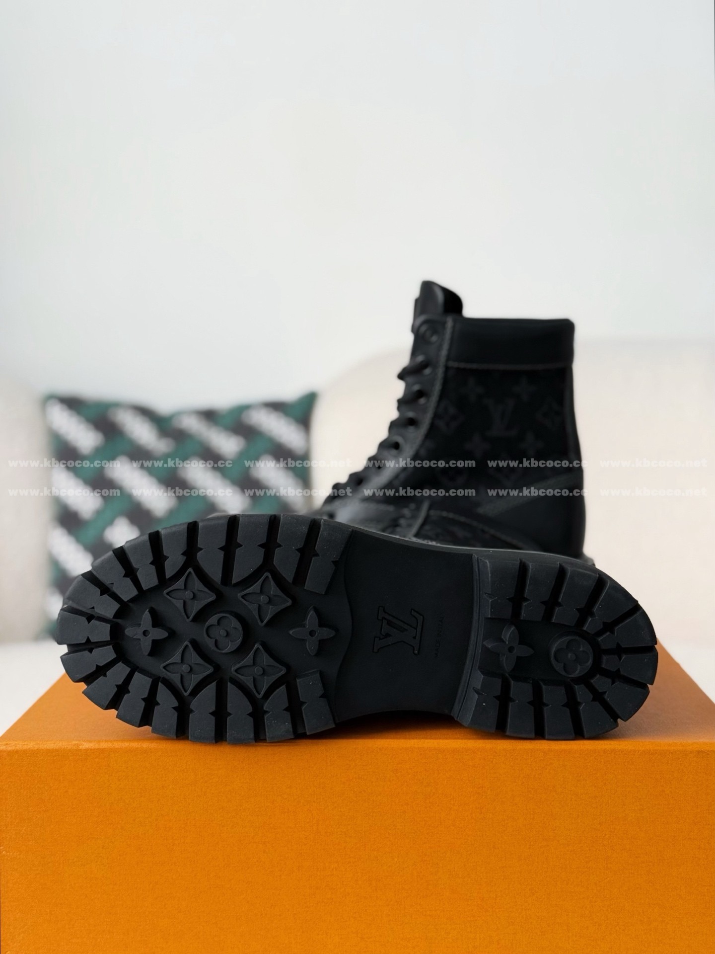 【#6164】LOUIS VUITTON RANGER LEATHER ANKLE BOOTS